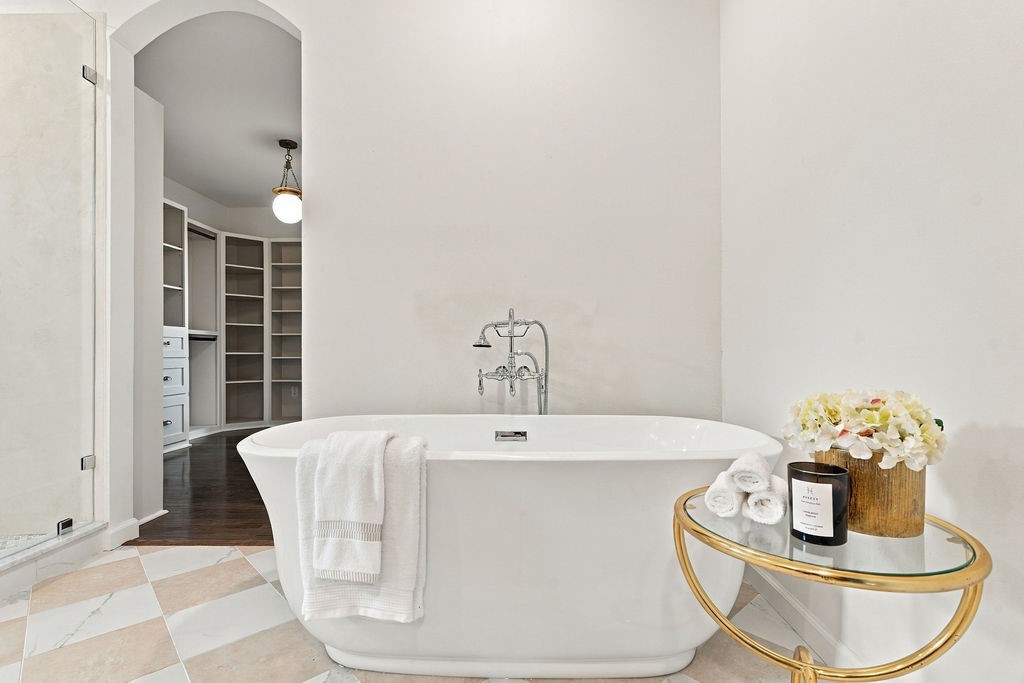 1326 Saxony Lane, Houston, TX 77058