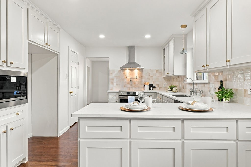 1326 Saxony Lane, Houston, TX 77058