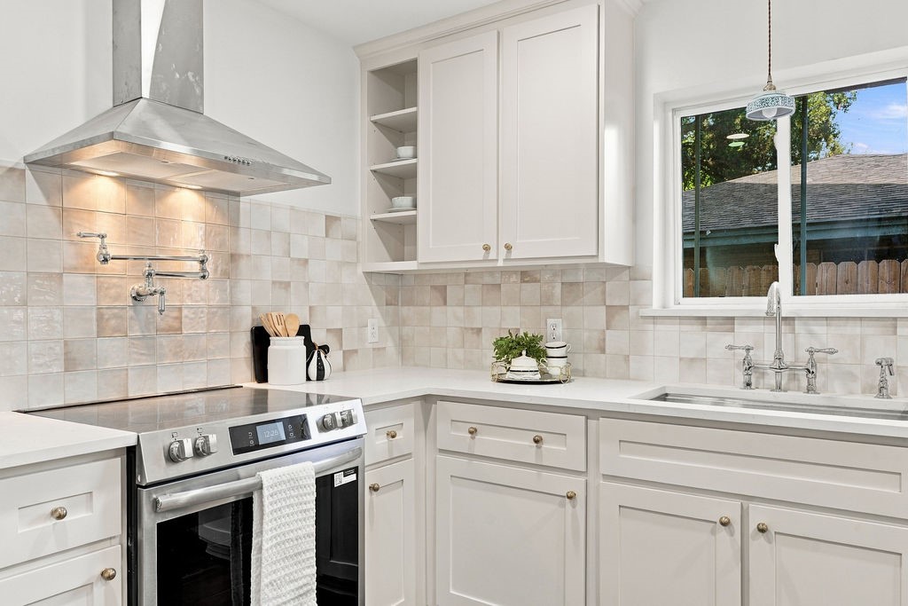 1326 Saxony Lane, Houston, TX 77058