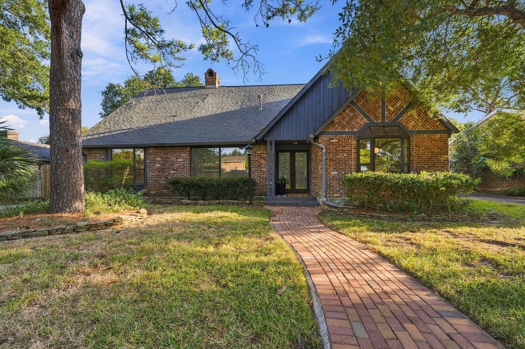 1326 Saxony Lane, Houston, TX 77058 1326 Saxony Lane, Houston, TX 77058