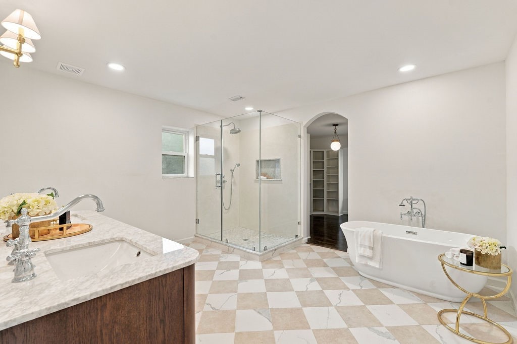 1326 Saxony Lane, Houston, TX 77058