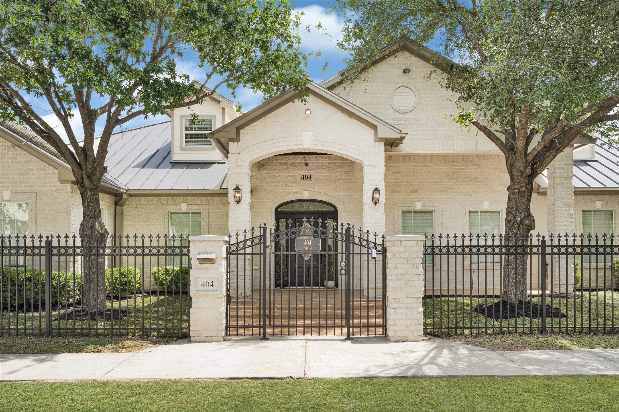 404 Moss Street, Houston, TX 77009 404 Moss Street, Houston, TX 77009