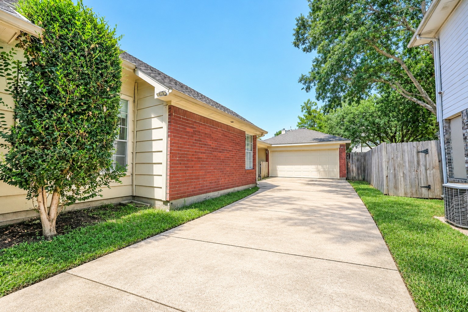 Detached garage Detached garage