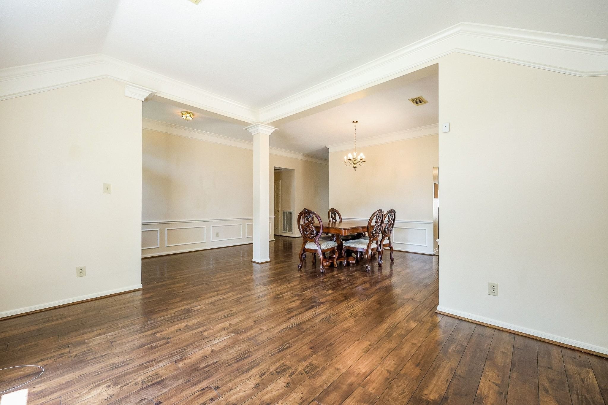 Spacious space for game area or office at home Spacious space for game area or office at home