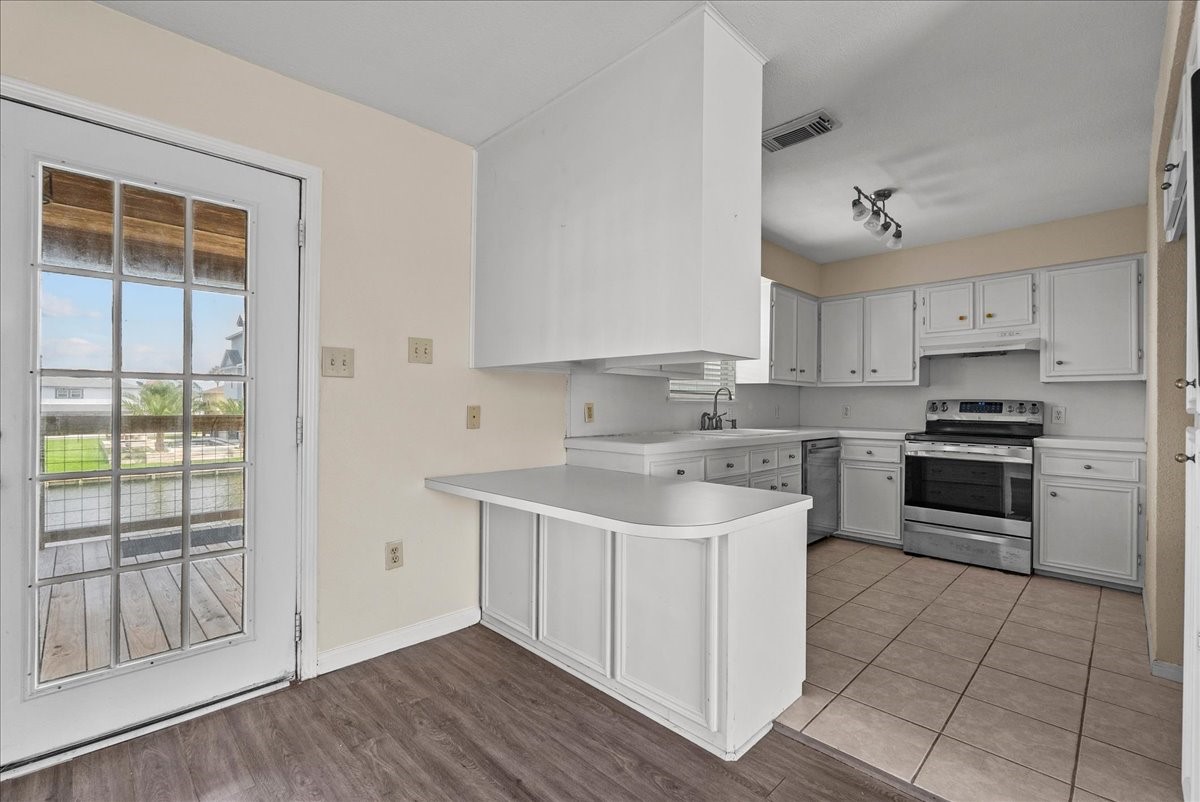 Kitchen area open to living area