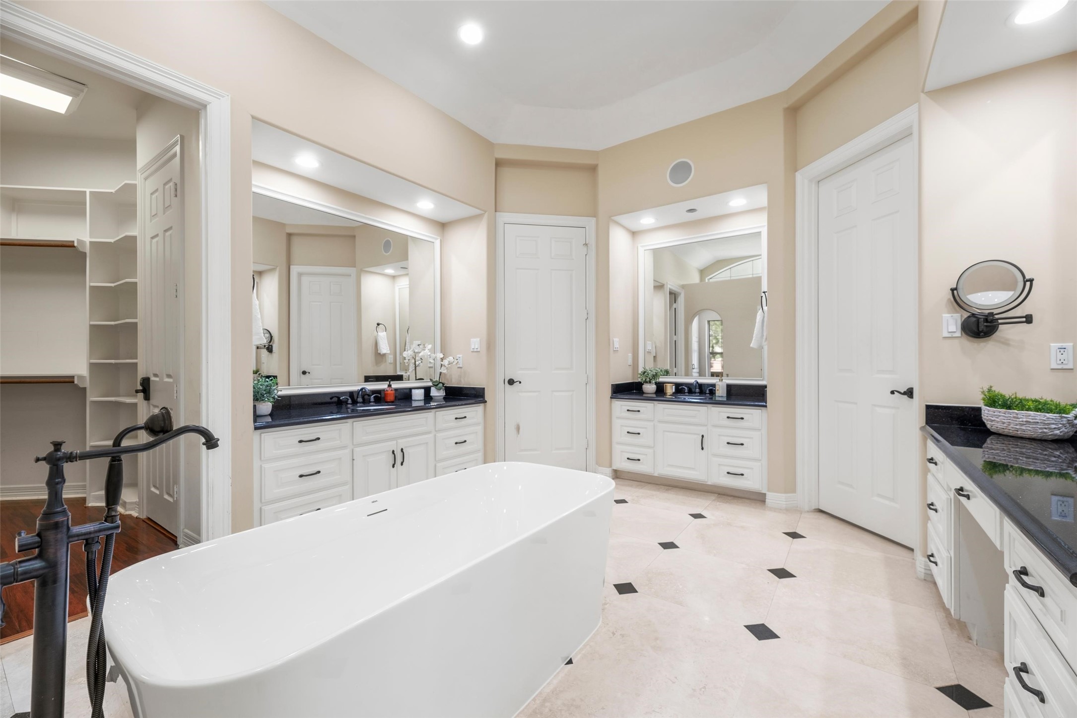 10 Rollingwood Drive, Houston, TX 77080