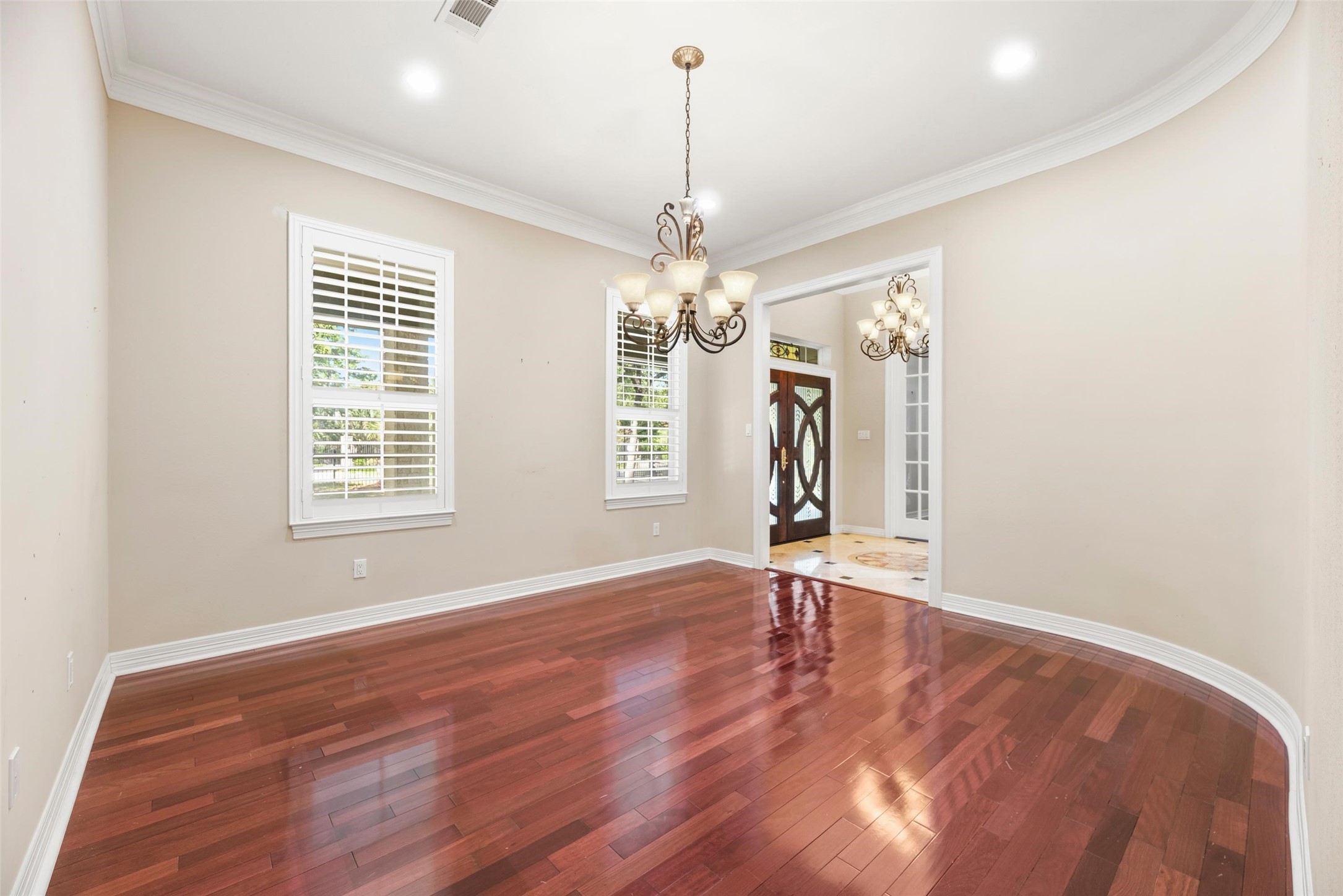 Formal dining with lots or natural light.
