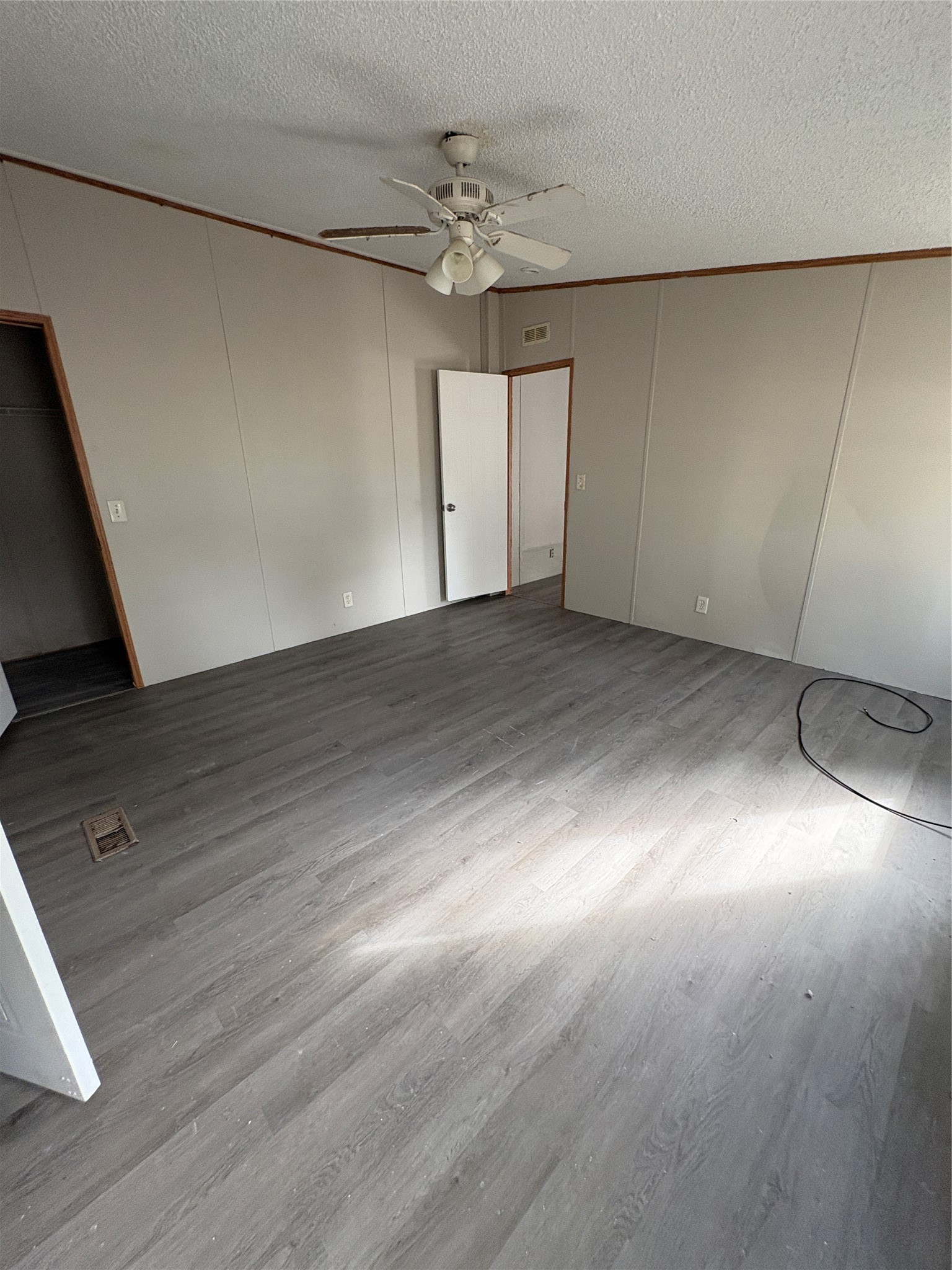 15197 Ridgepoint Circle, Willis, TX 77318 15197 Ridgepoint Circle, Willis, TX 77318