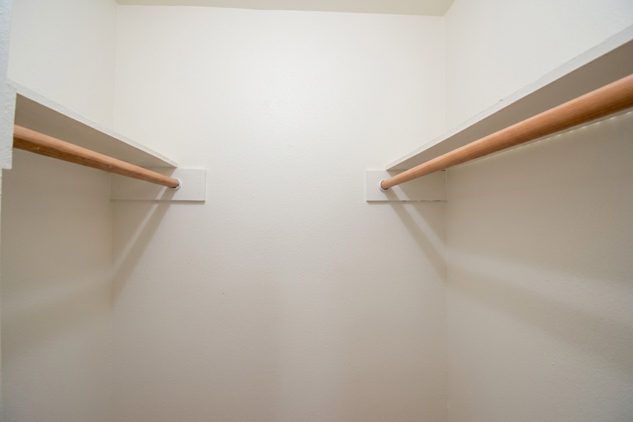 Wal In Closet