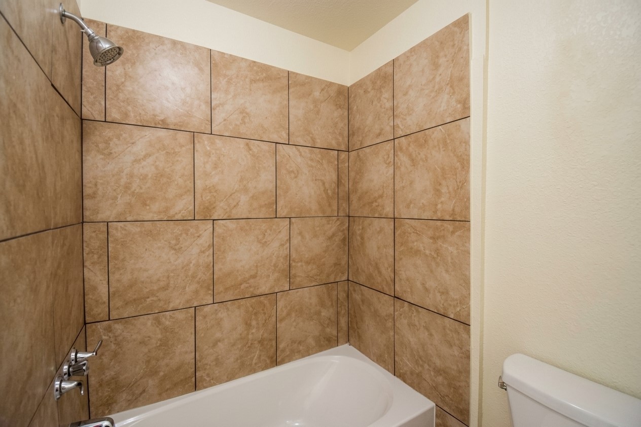 Full Bathroom Upstairs