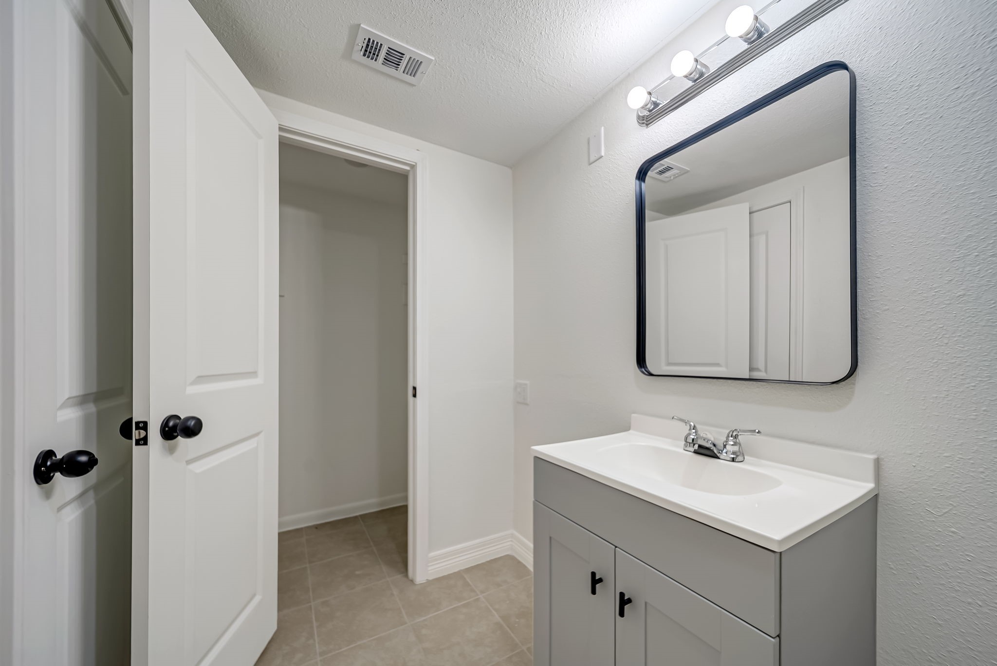 411 Avenue A, #12, La Marque, TX 77568