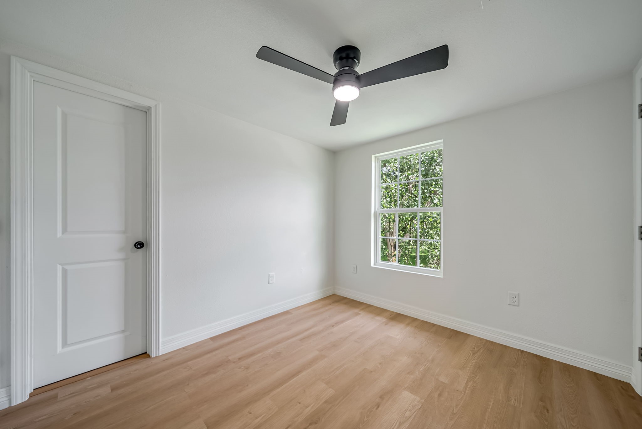 411 Avenue A, #12, La Marque, TX 77568