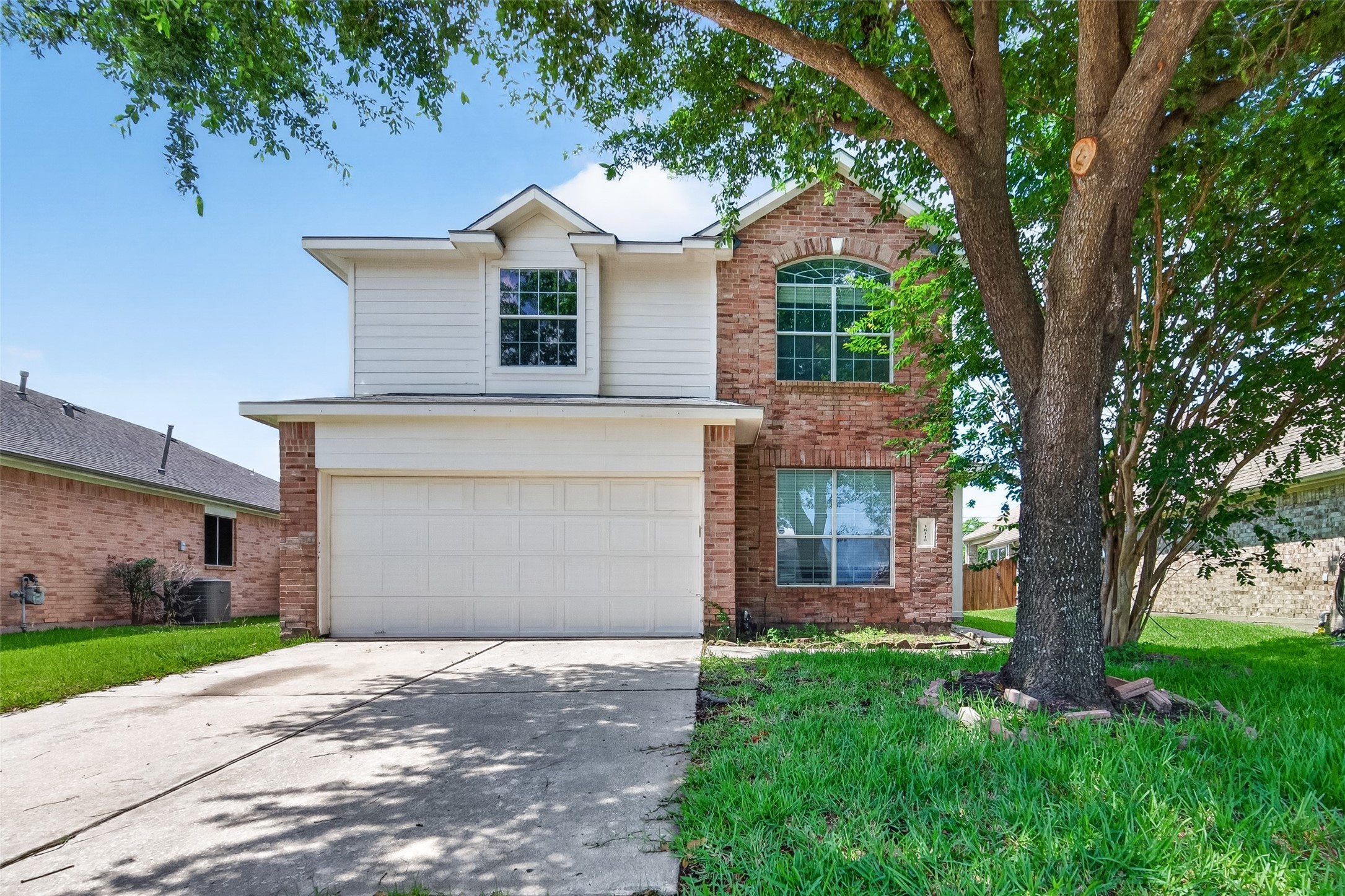 16119 Gavin Lane, Houston, TX 77049 16119 Gavin Lane, Houston, TX 77049