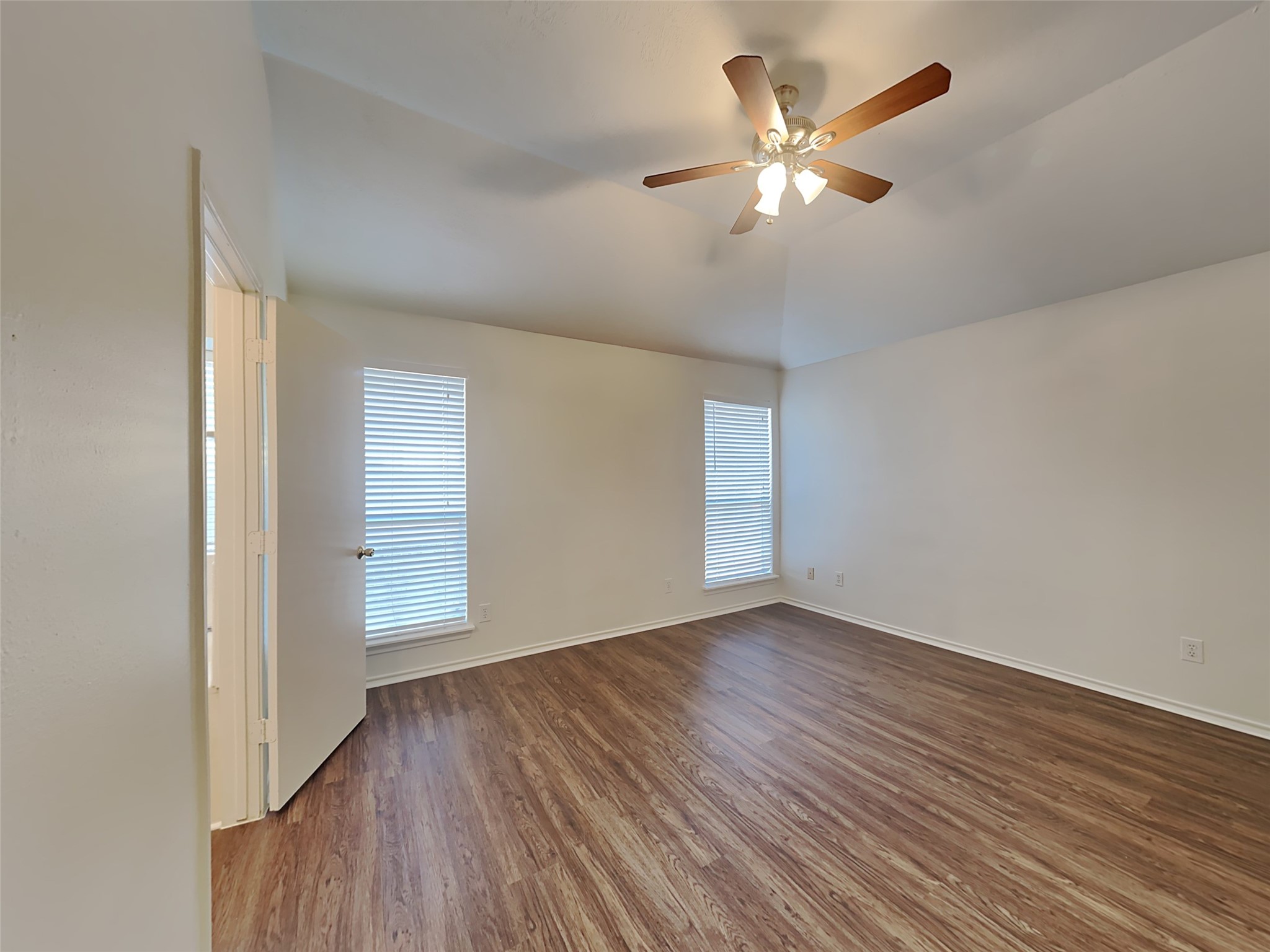 1103 Lochmoor Lane, Pearland, TX 77581
