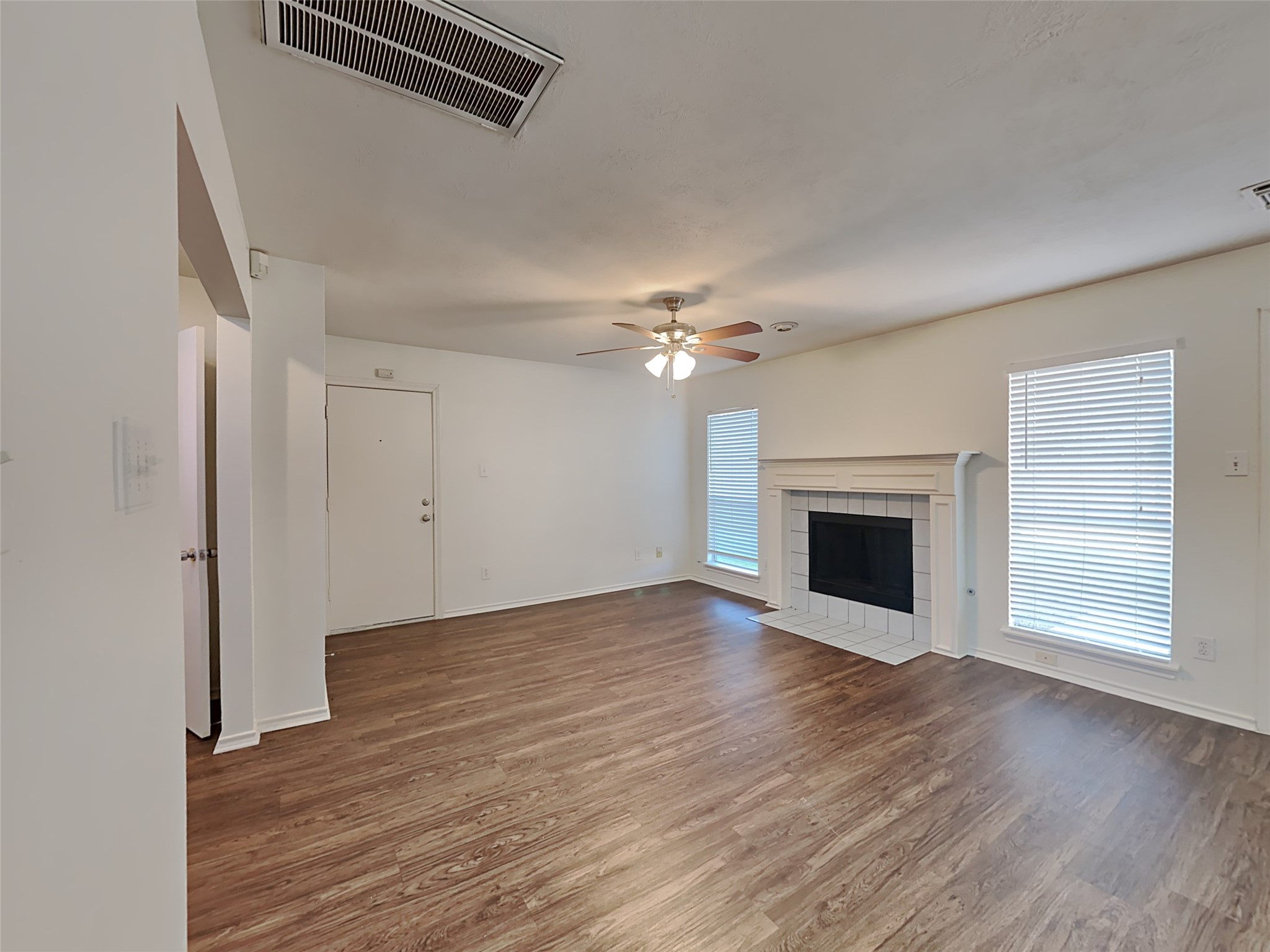 1103 Lochmoor Lane, Pearland, TX 77581