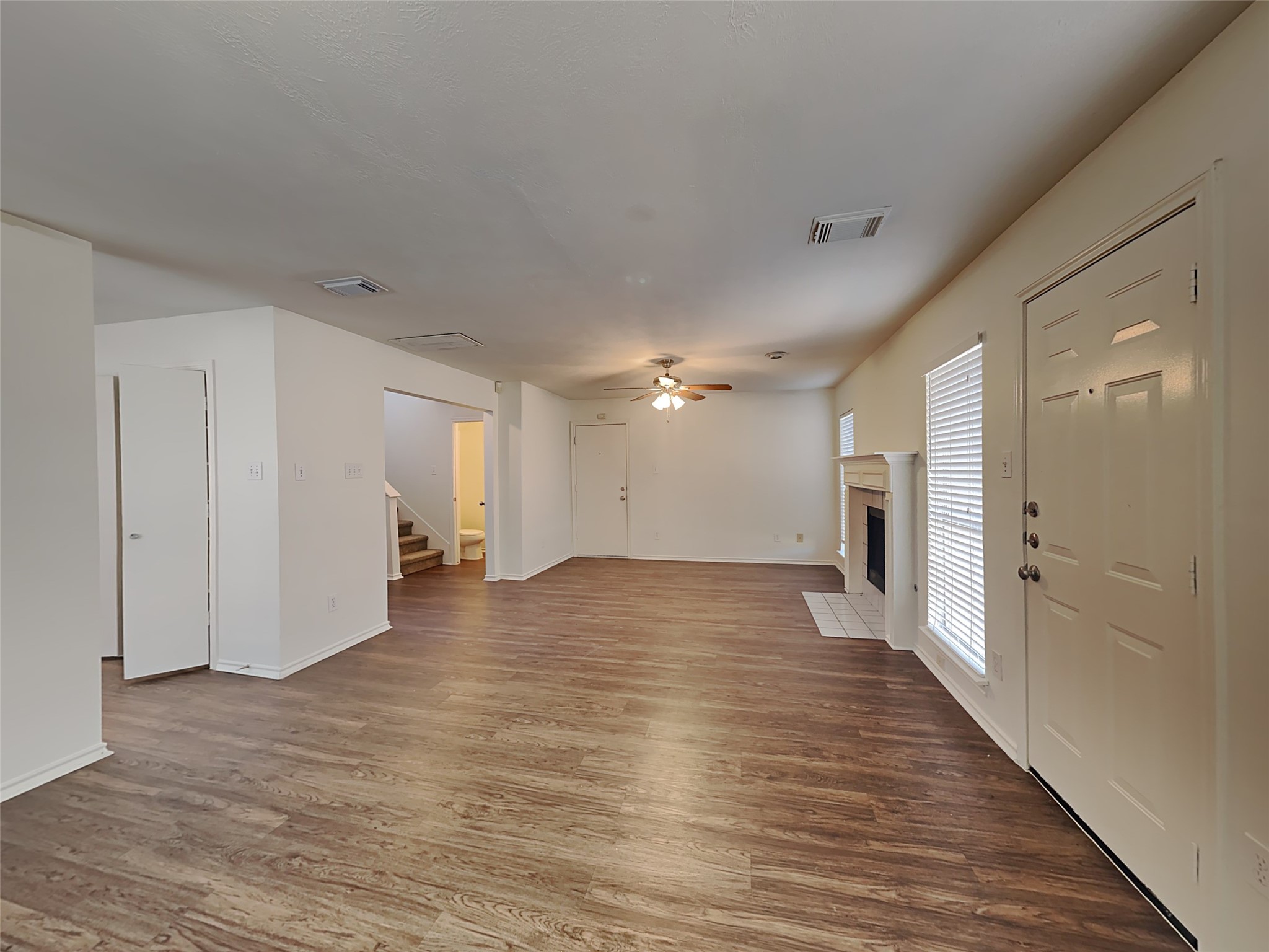 1103 Lochmoor Lane, Pearland, TX 77581