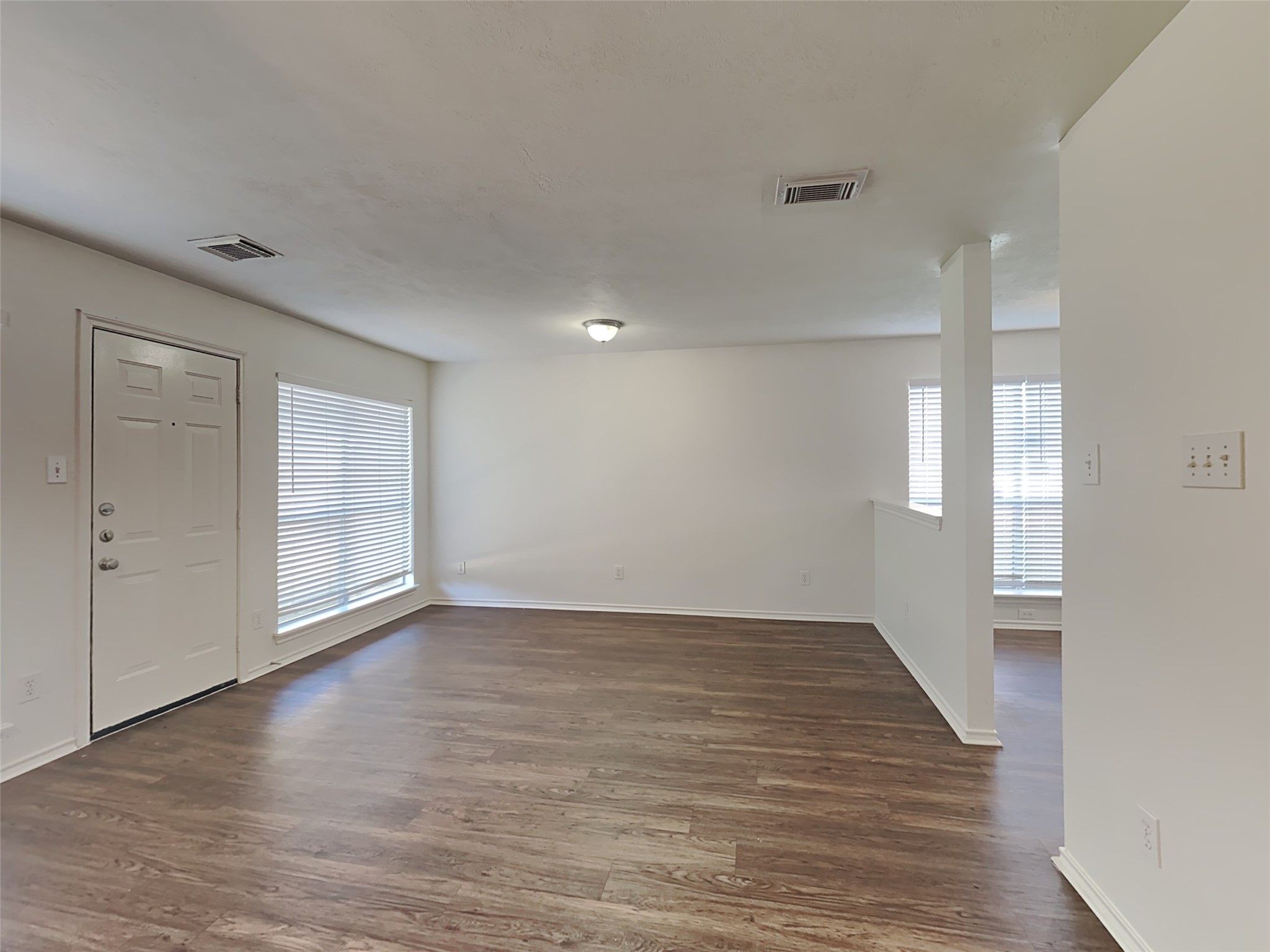 1103 Lochmoor Lane, Pearland, TX 77581