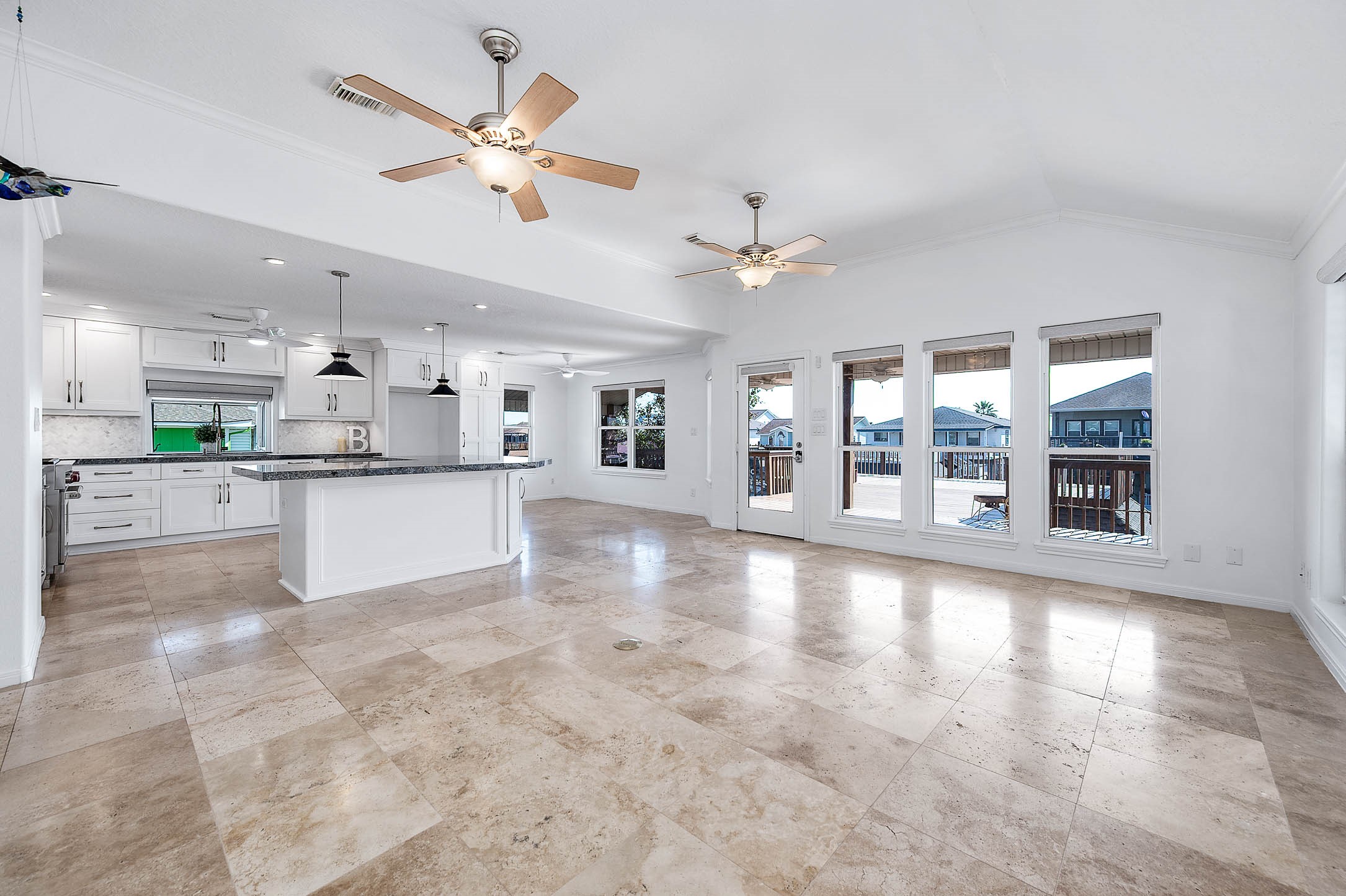 837 Marlin Street, Bayou Vista, TX 77563