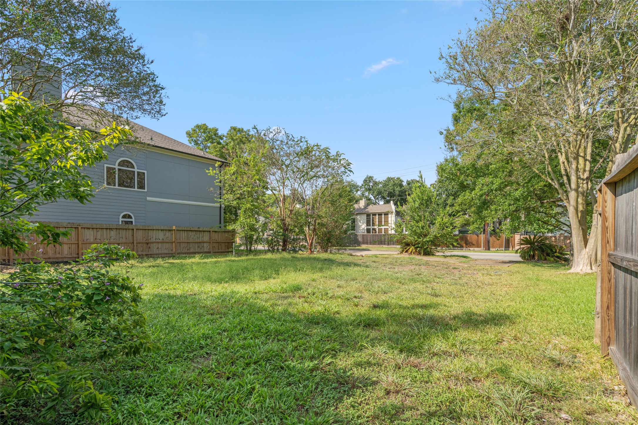 5517 Newcastle Street, Bellaire, TX 77401