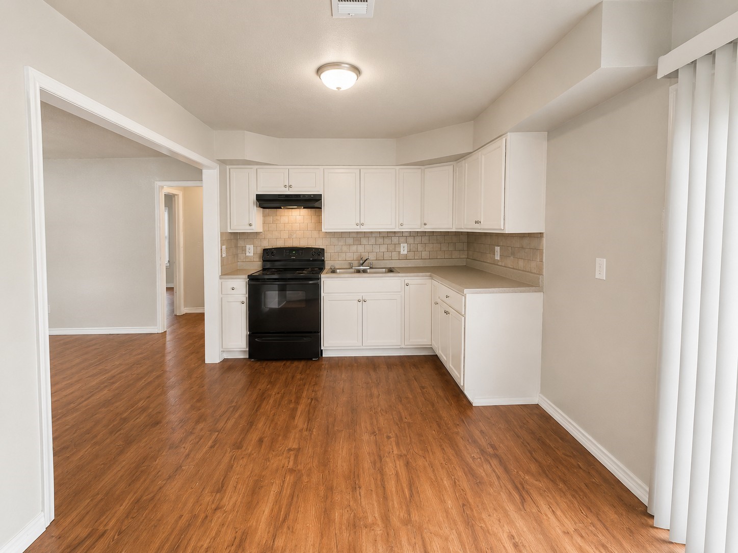 1521 4th Avenue N, Texas City, TX 77590