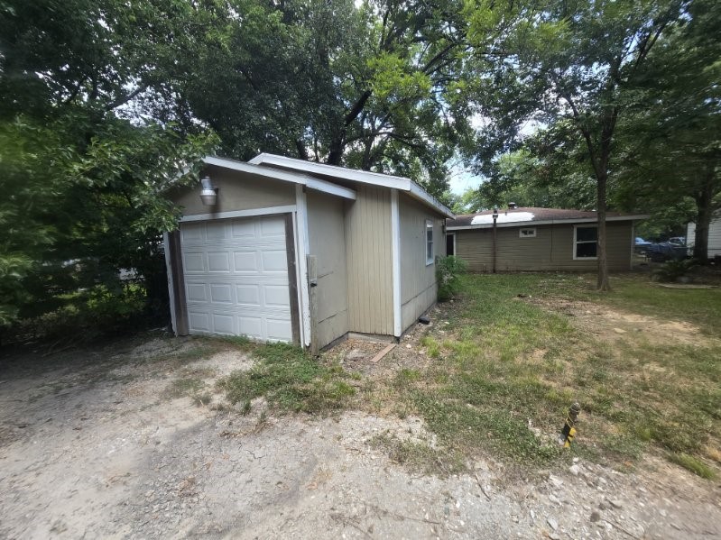1521 4th Avenue N, Texas City, TX 77590