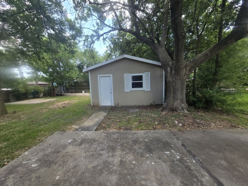 1521 4th Avenue N, Texas City, TX 77590