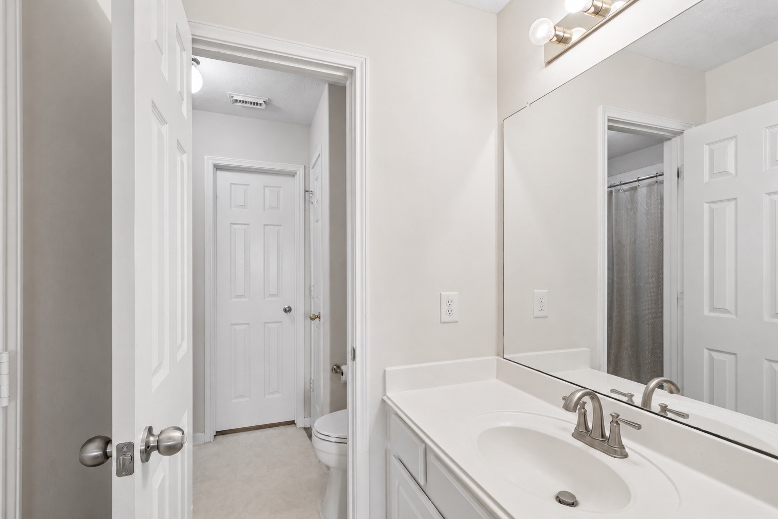 2614 Sunset Lake Drive, Sugar Land, TX 77478