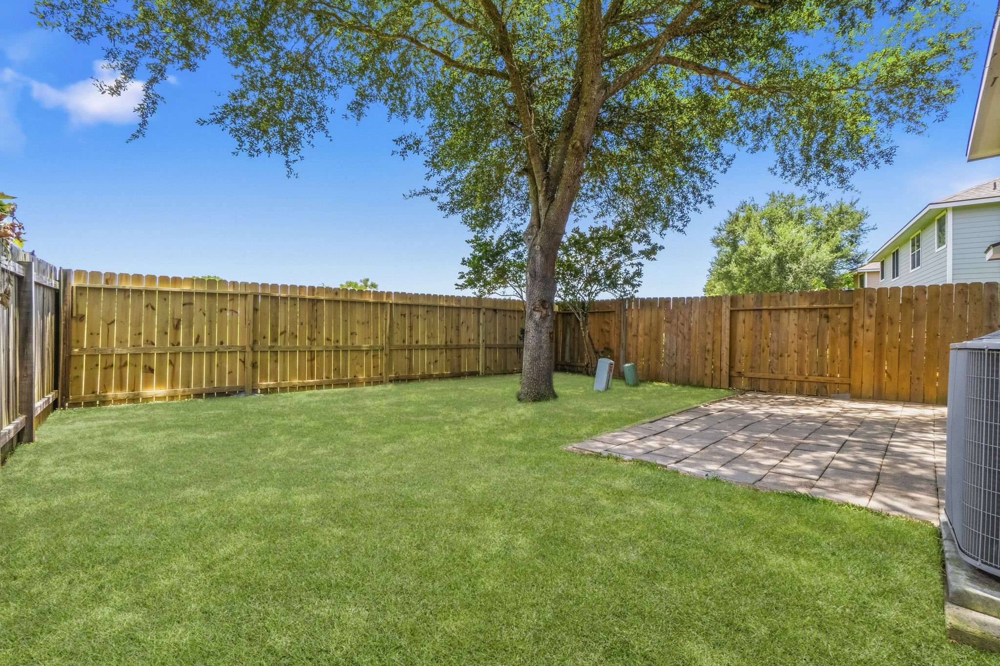 Ready for outdoor entertainment
*virtual grass