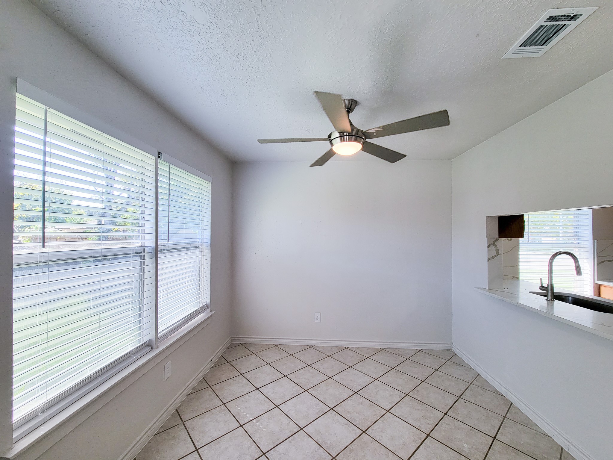 10102 Park Lane, La Porte, TX 77571