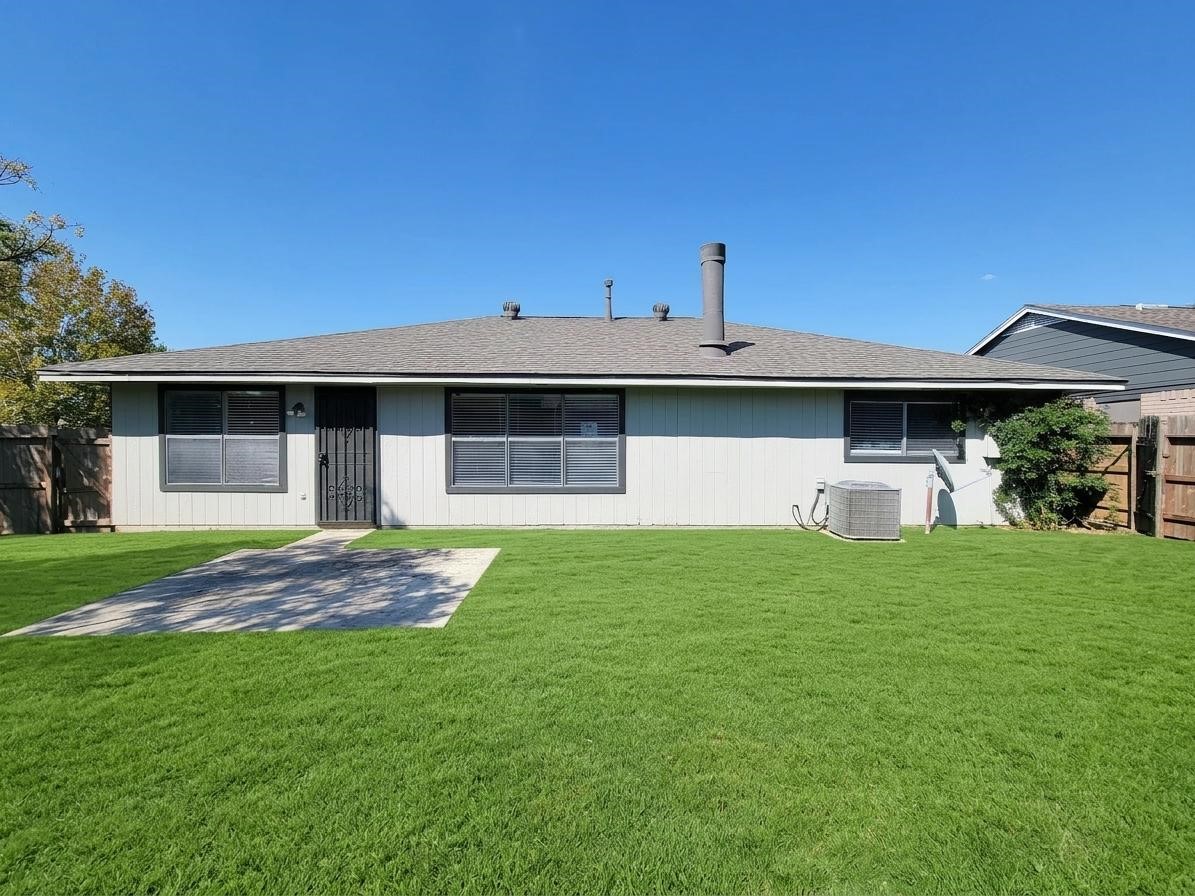 10102 Park Lane, La Porte, TX 77571