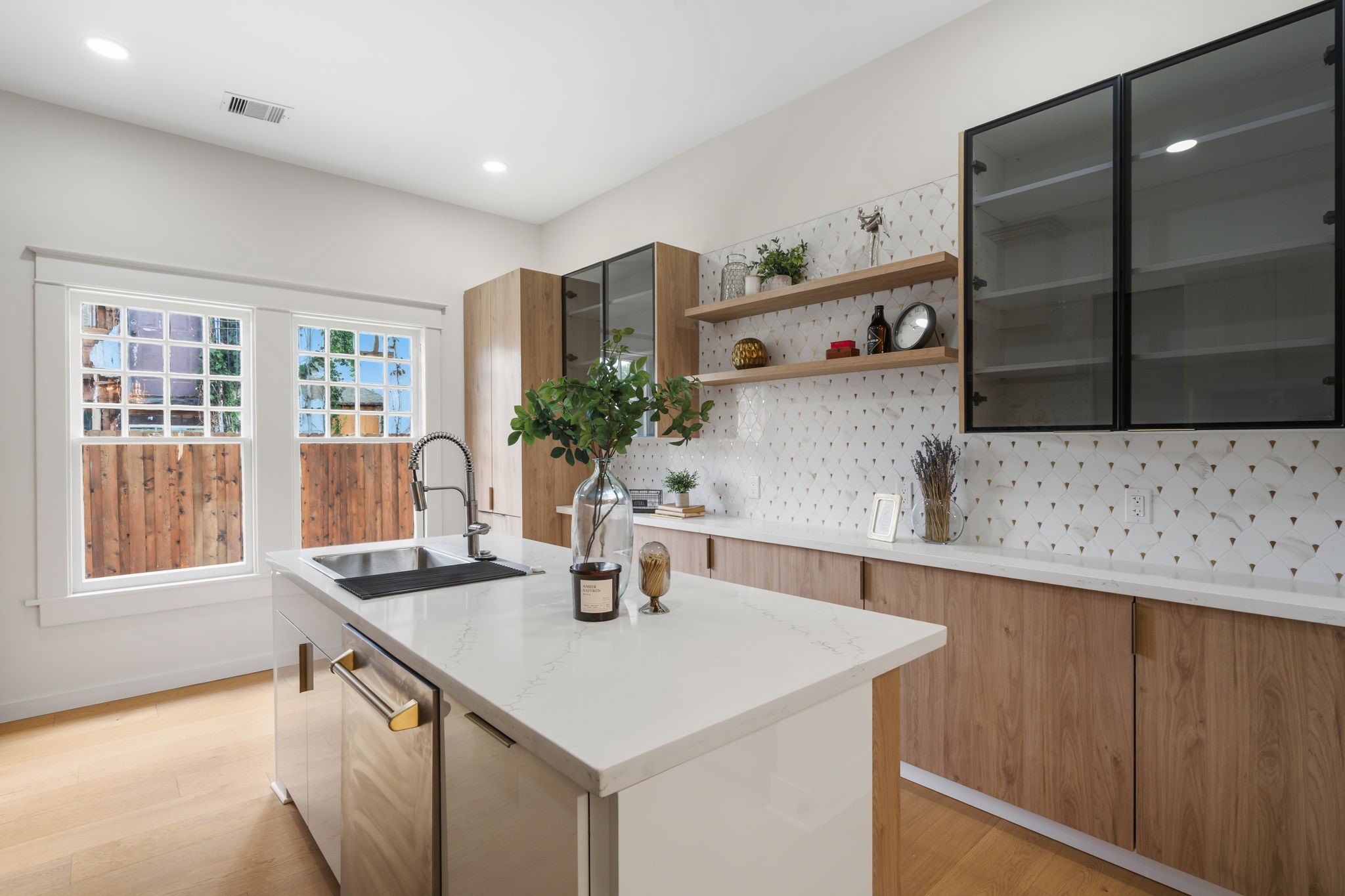 516 W Main Street, Houston, TX 77006