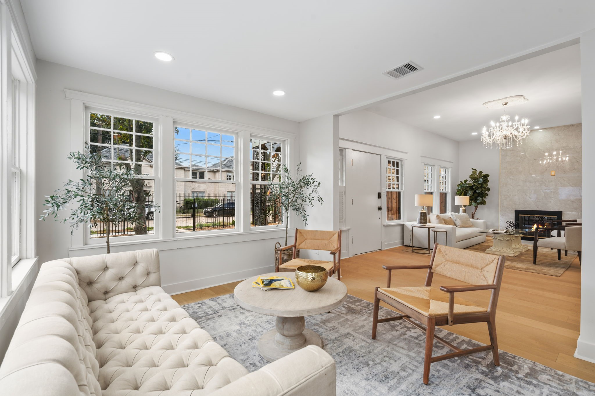 516 W Main Street, Houston, TX 77006 516 W Main Street, Houston, TX 77006