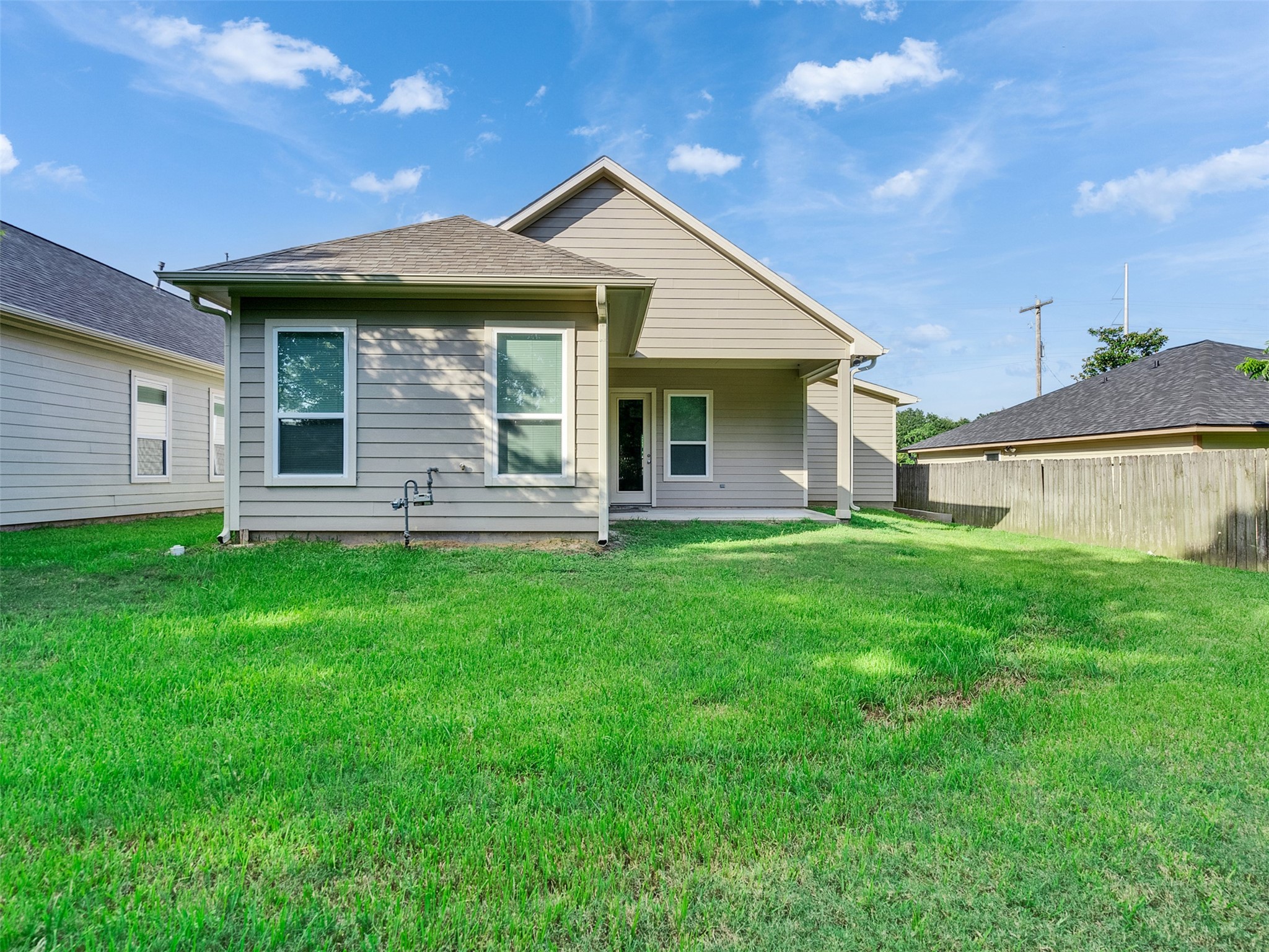 4106 Hill Avenue, Dickinson, TX 77539