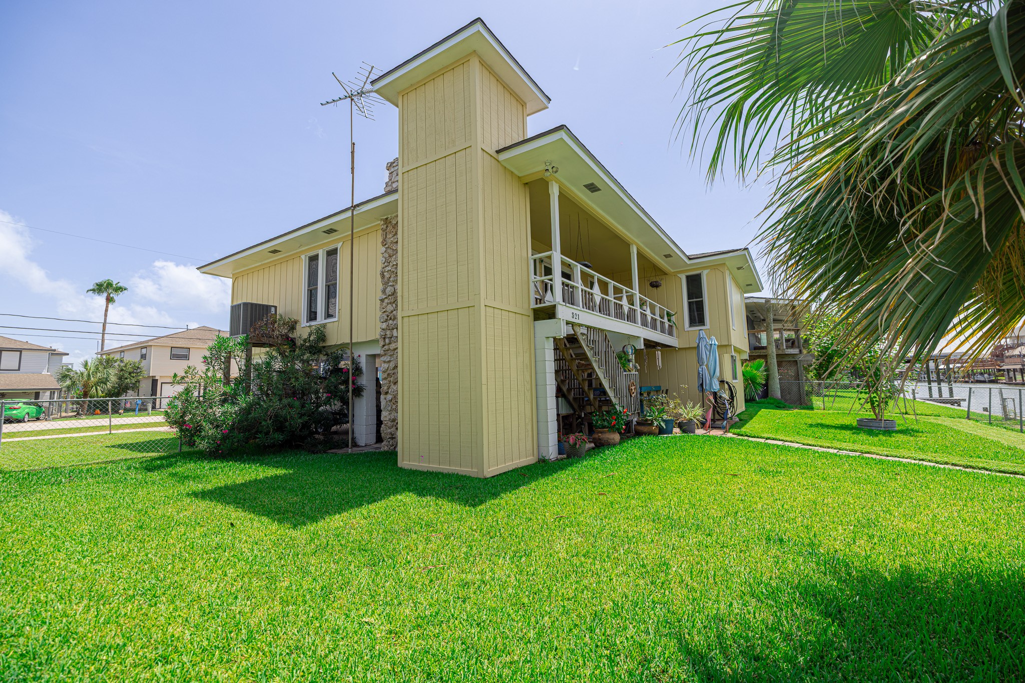 321 Ling Street, Hitchcock, TX 77563
