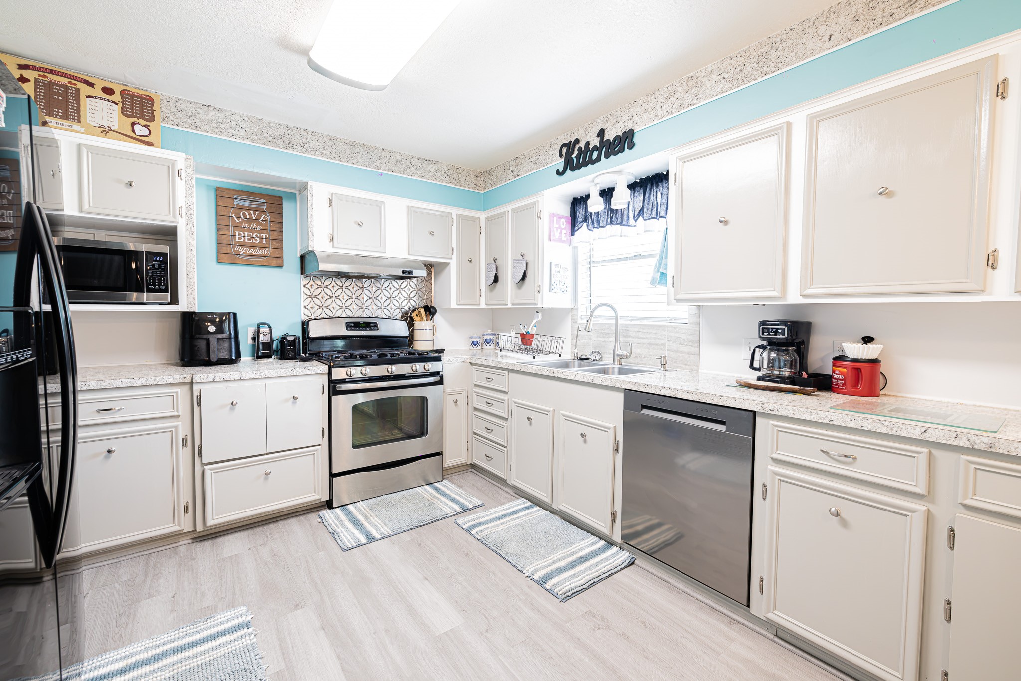 321 Ling Street, Hitchcock, TX 77563