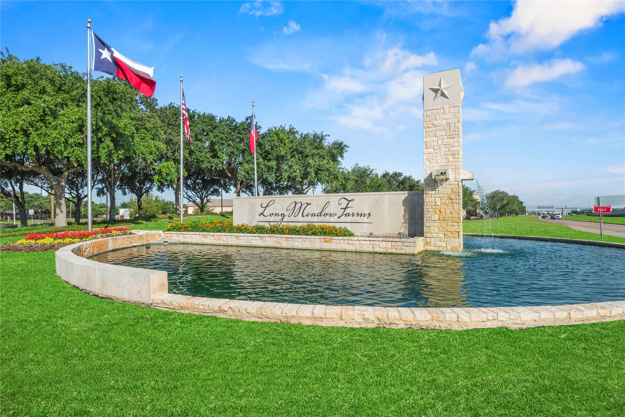 Long Meadow Farms offers the perfect blend of peaceful suburban living with easy access to Sugar Land and Houston.