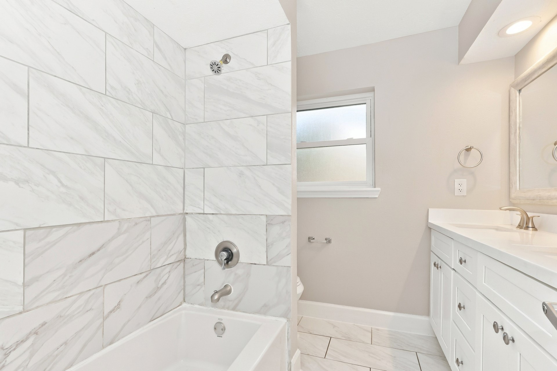 672 Ravensworth Drive, Conroe, TX 77302