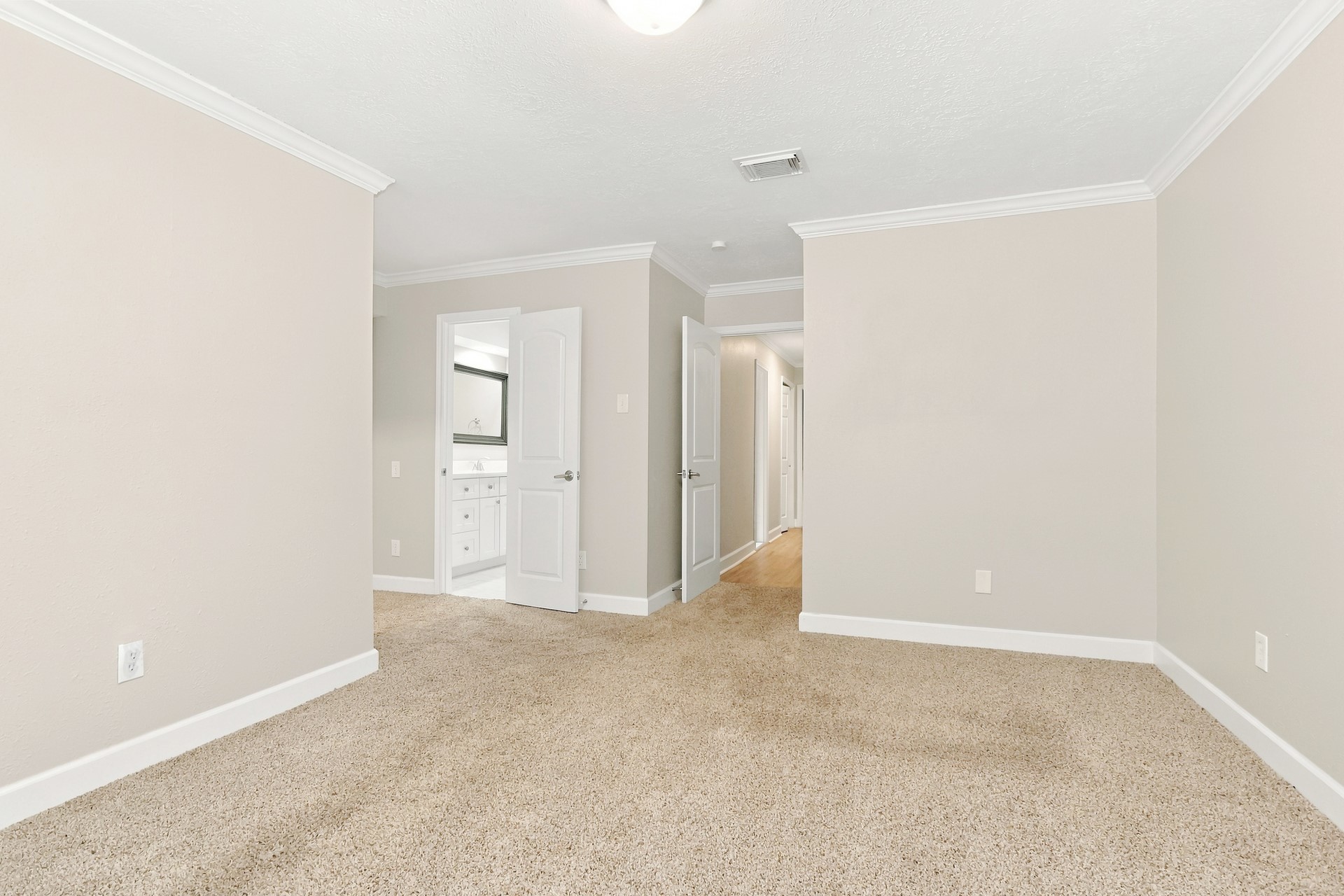 672 Ravensworth Drive, Conroe, TX 77302