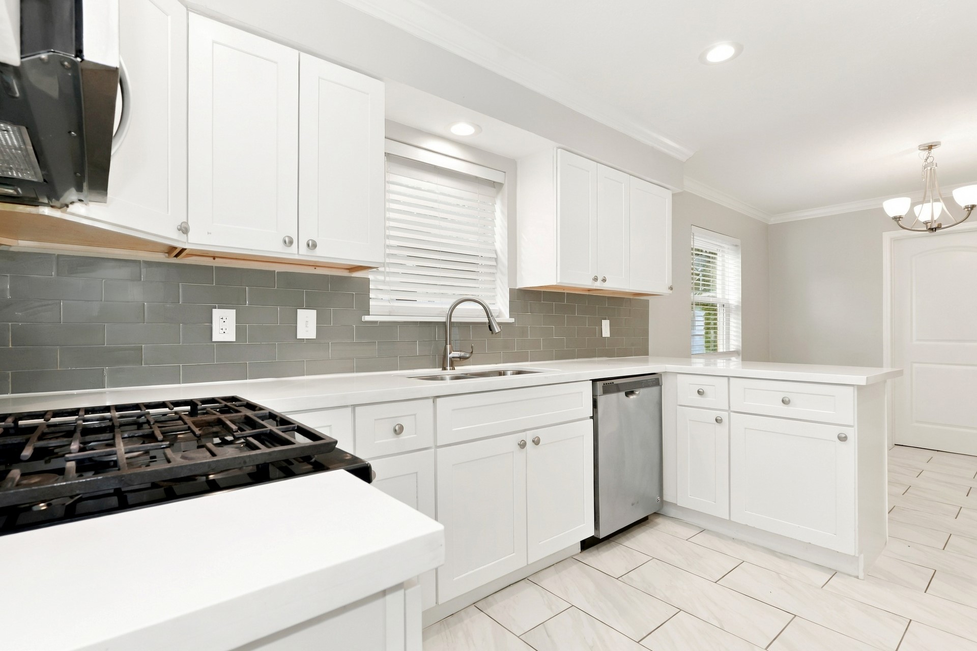672 Ravensworth Drive, Conroe, TX 77302