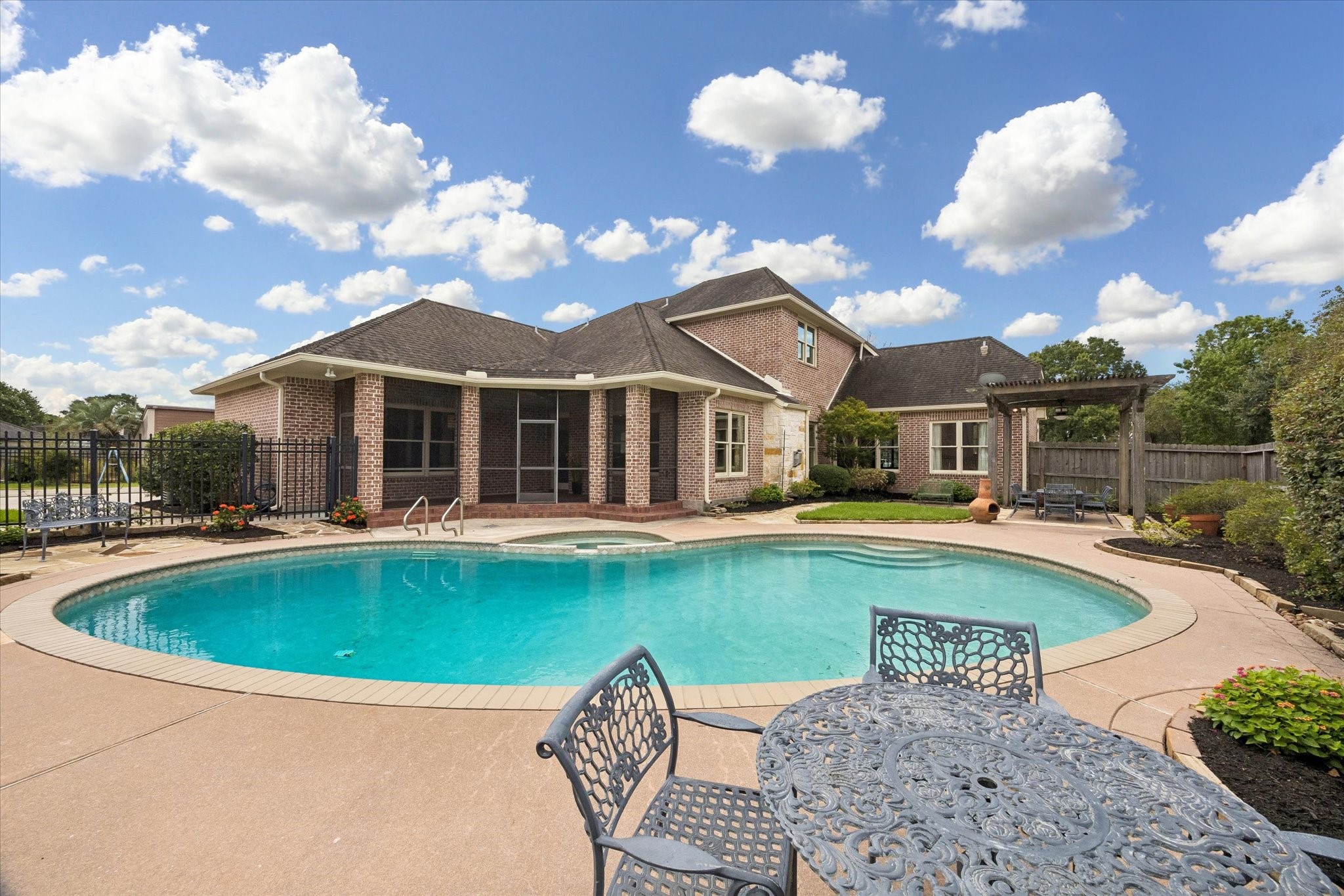2103 Airline Drive, Friendswood, TX 77546