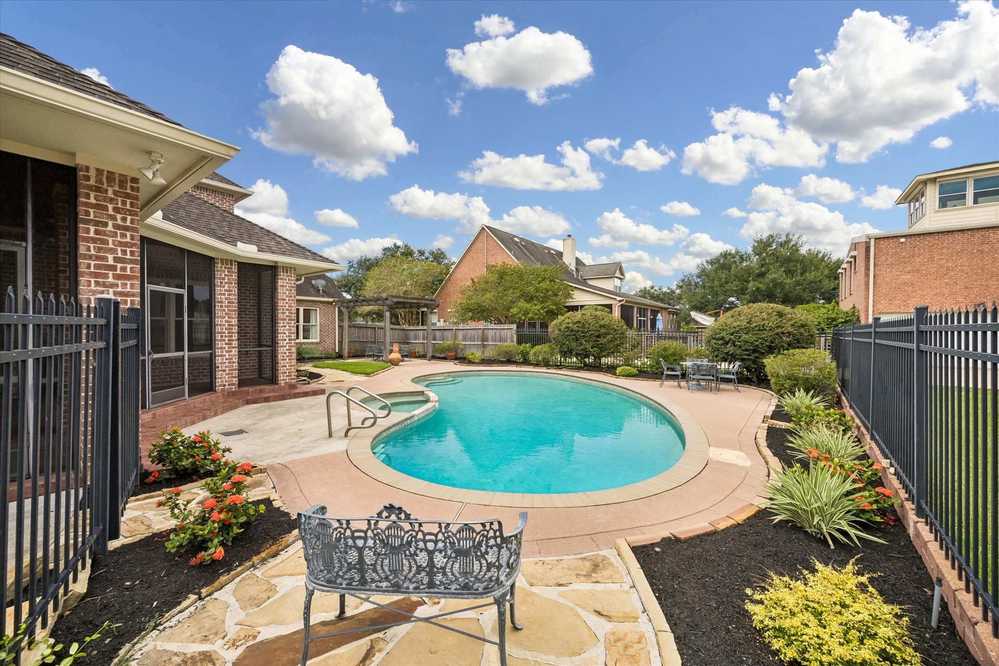2103 Airline Drive, Friendswood, TX 77546