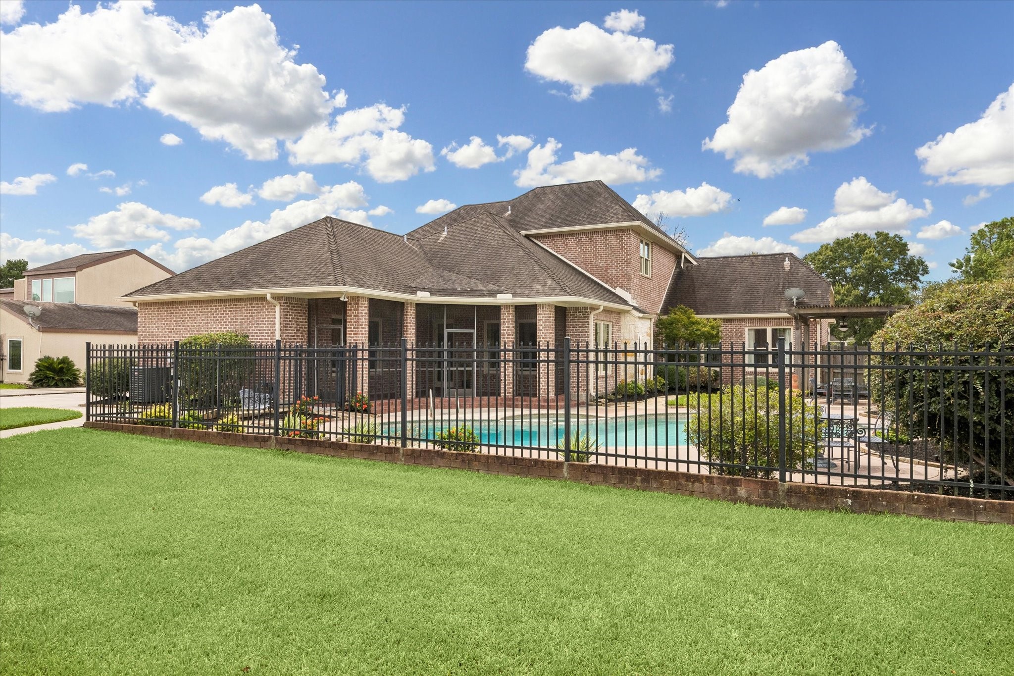 2103 Airline Drive, Friendswood, TX 77546