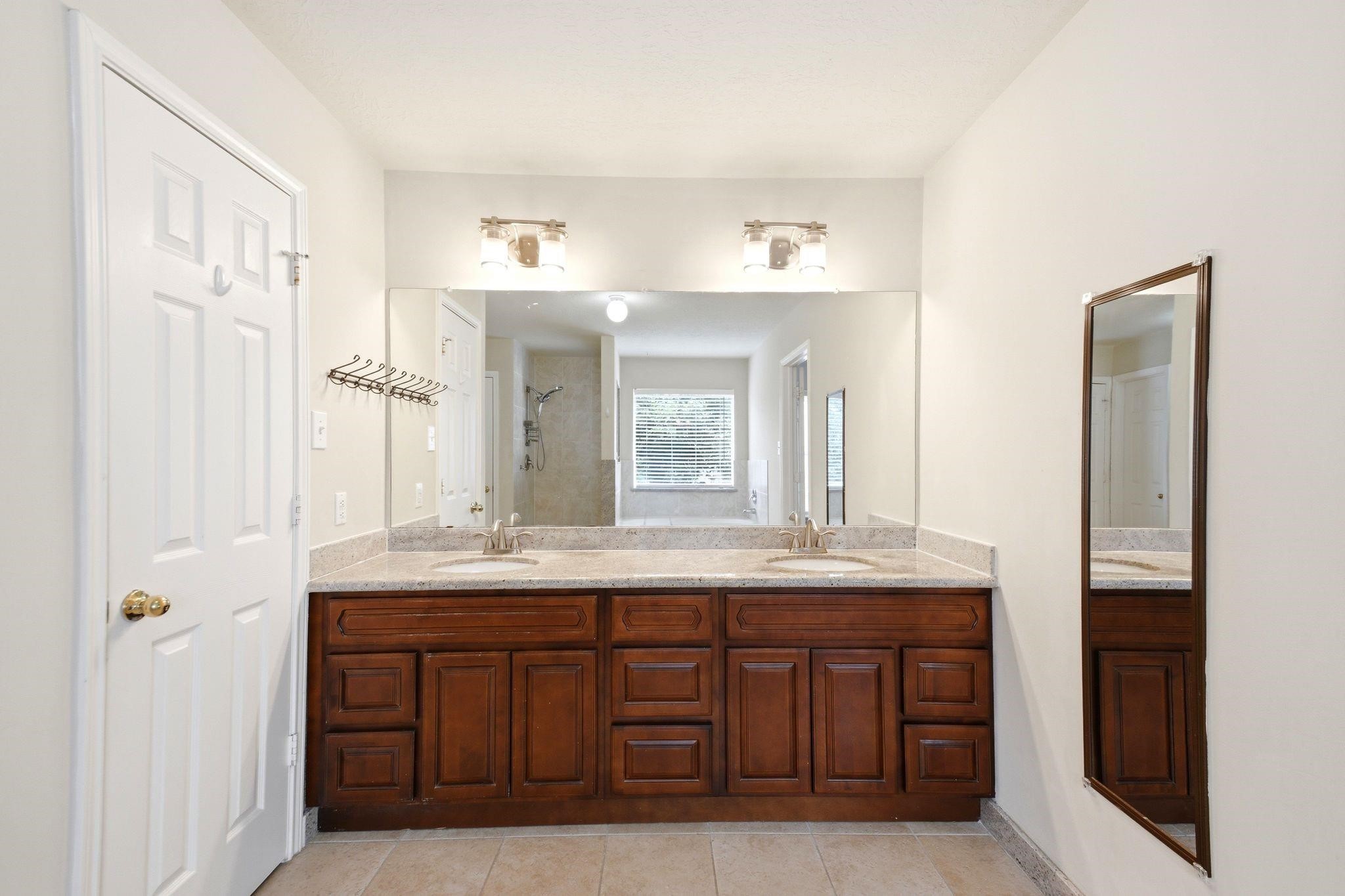 3126 Waters View Dr, Sugar Land, TX 77478