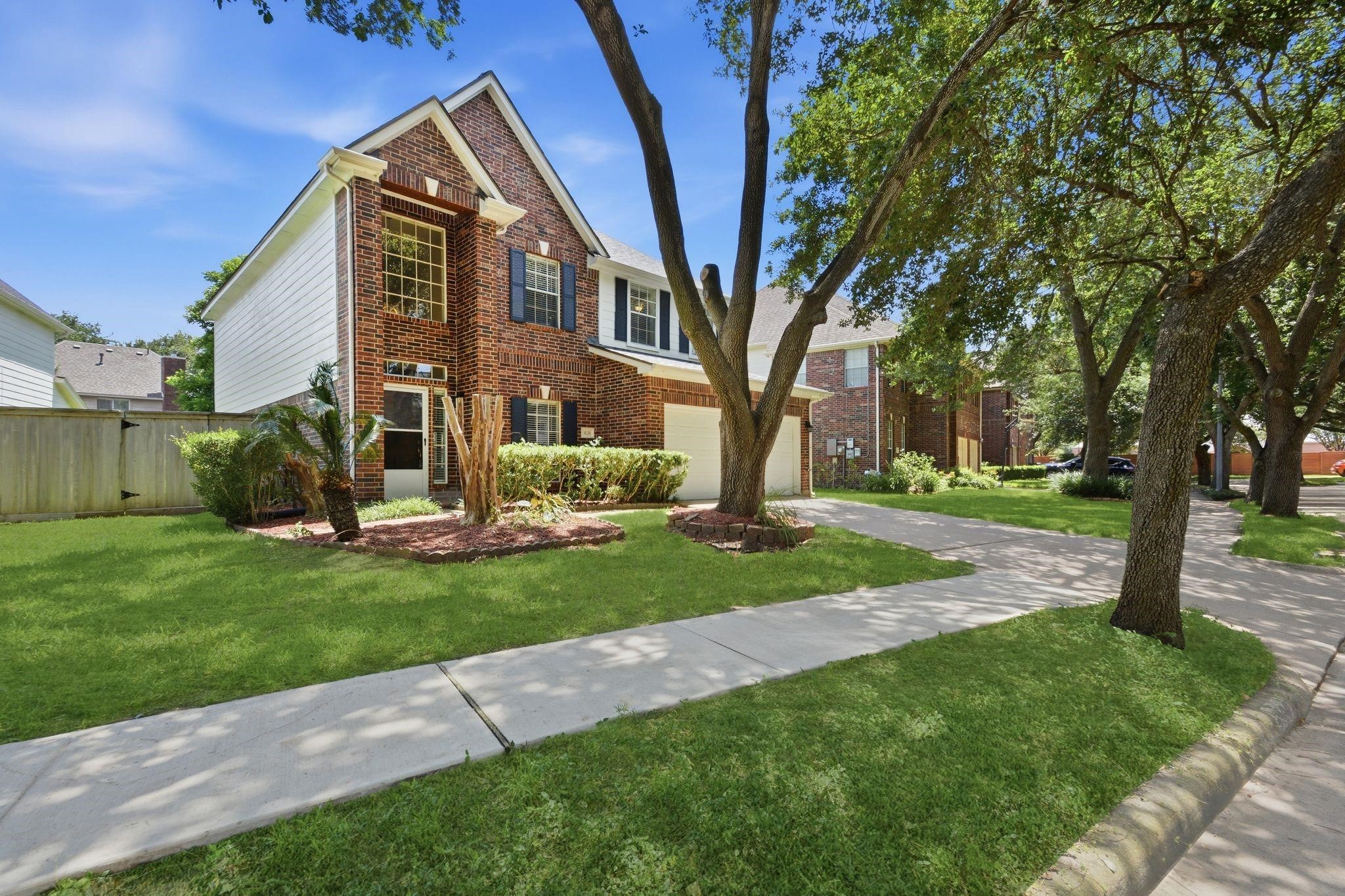 3126 Waters View Dr, Sugar Land, TX 77478