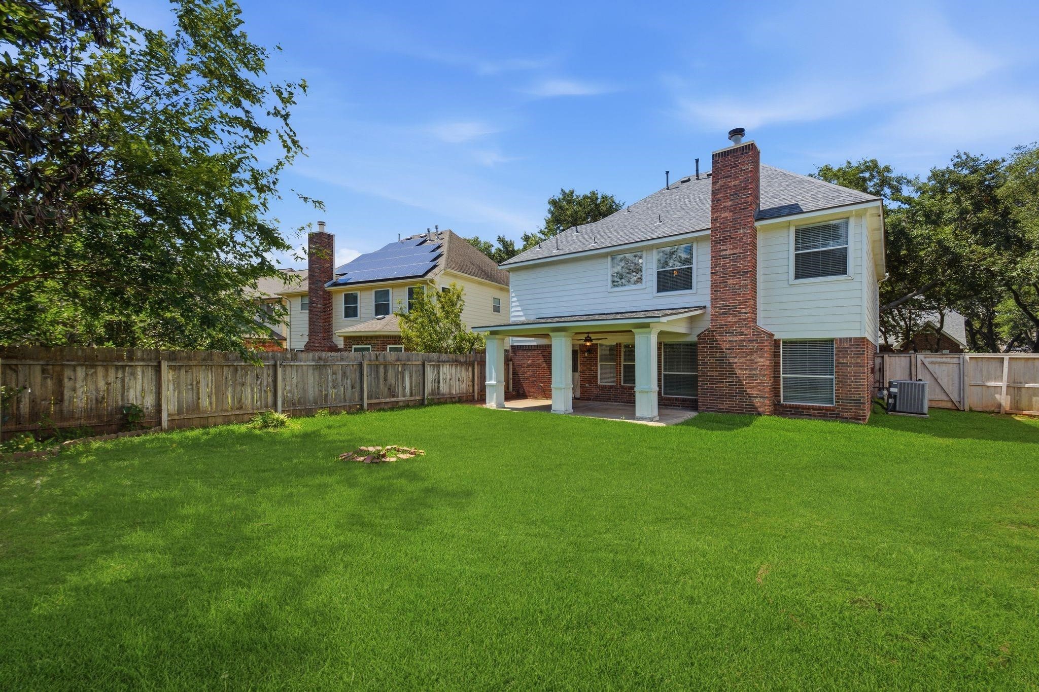 3126 Waters View Dr, Sugar Land, TX 77478