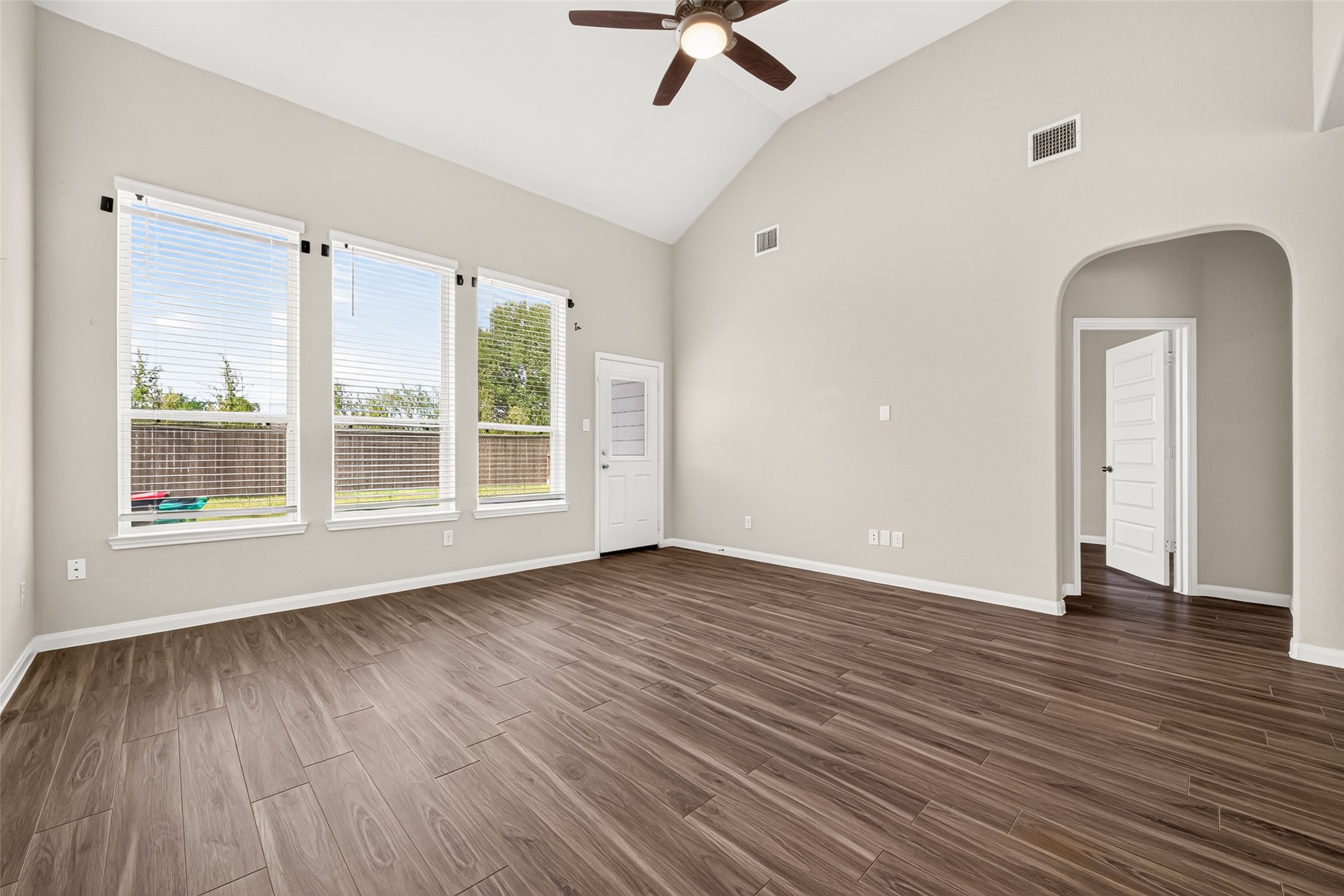 High Ceiling Living Room High Ceiling Living Room