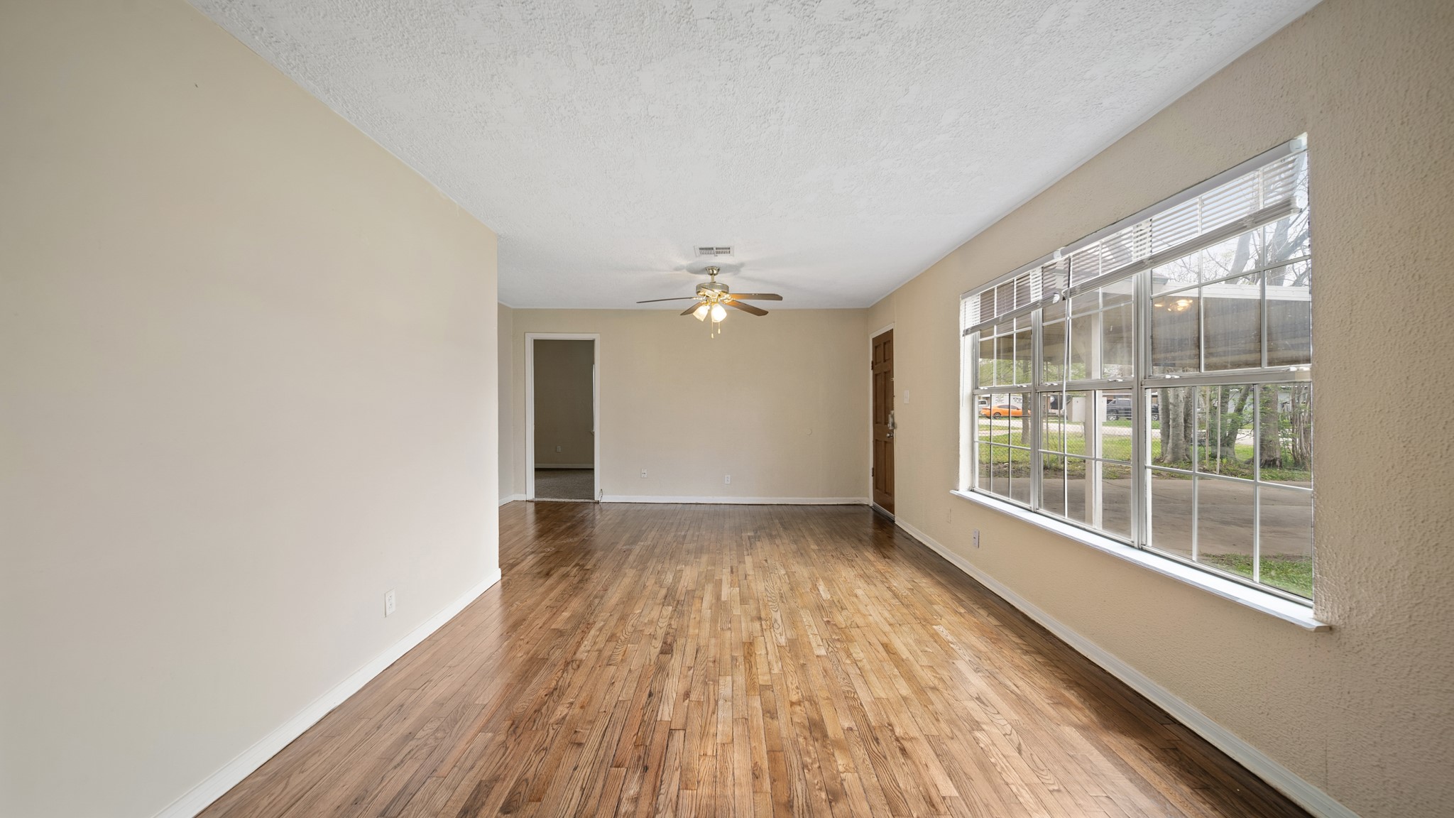 2426 Estate Drive, Deer Park, TX 77536 2426 Estate Drive, Deer Park, TX 77536