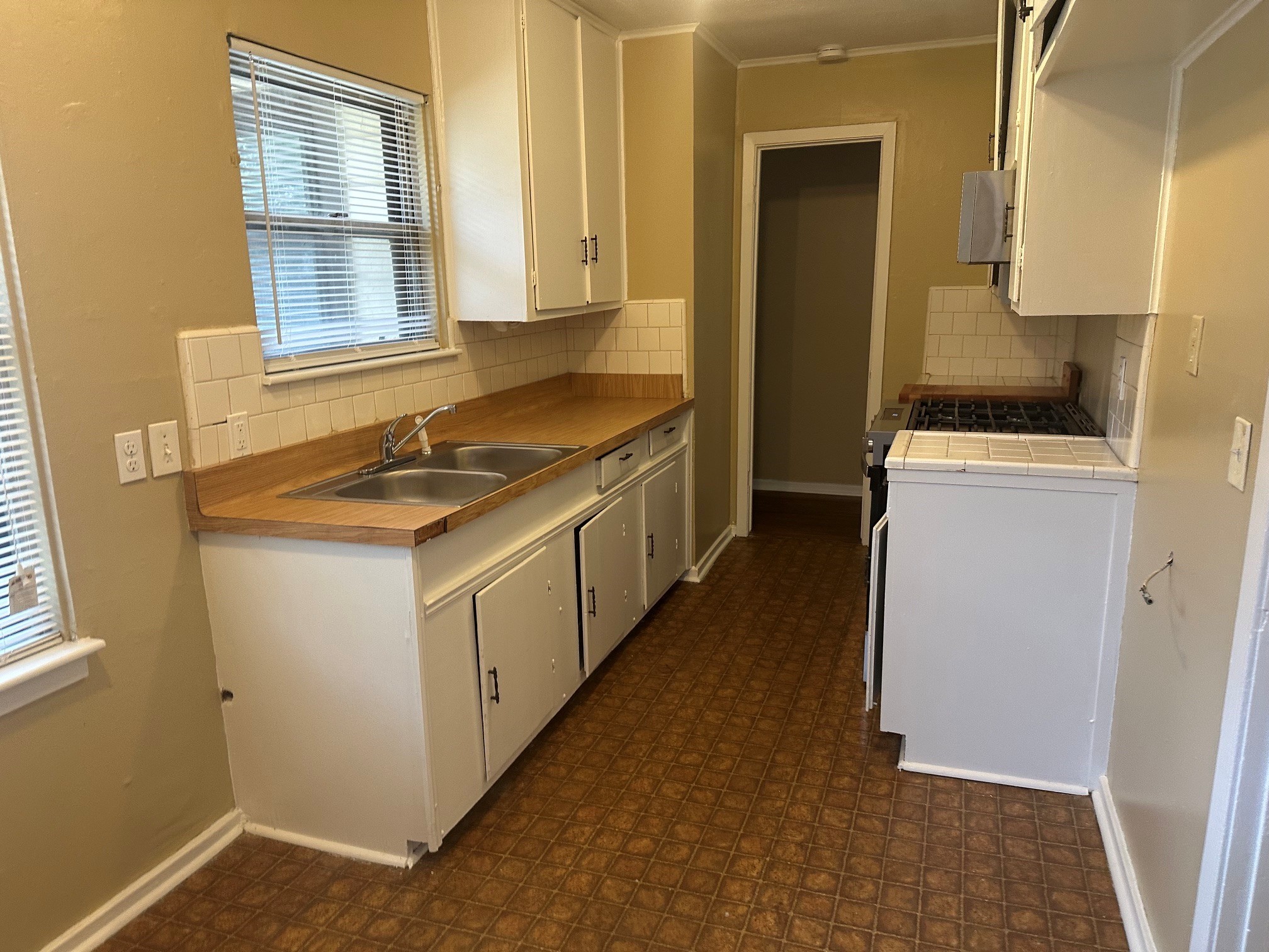 215 Cypress Street, Lake Jackson, TX 77566 215 Cypress Street, Lake Jackson, TX 77566