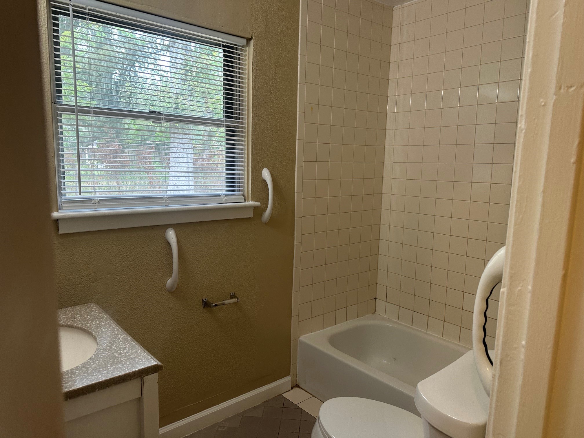 215 Cypress Street, Lake Jackson, TX 77566 215 Cypress Street, Lake Jackson, TX 77566