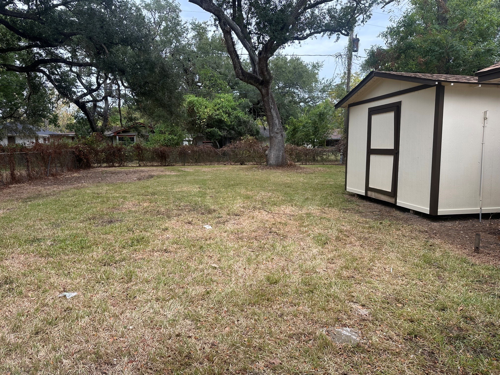 215 Cypress Street, Lake Jackson, TX 77566